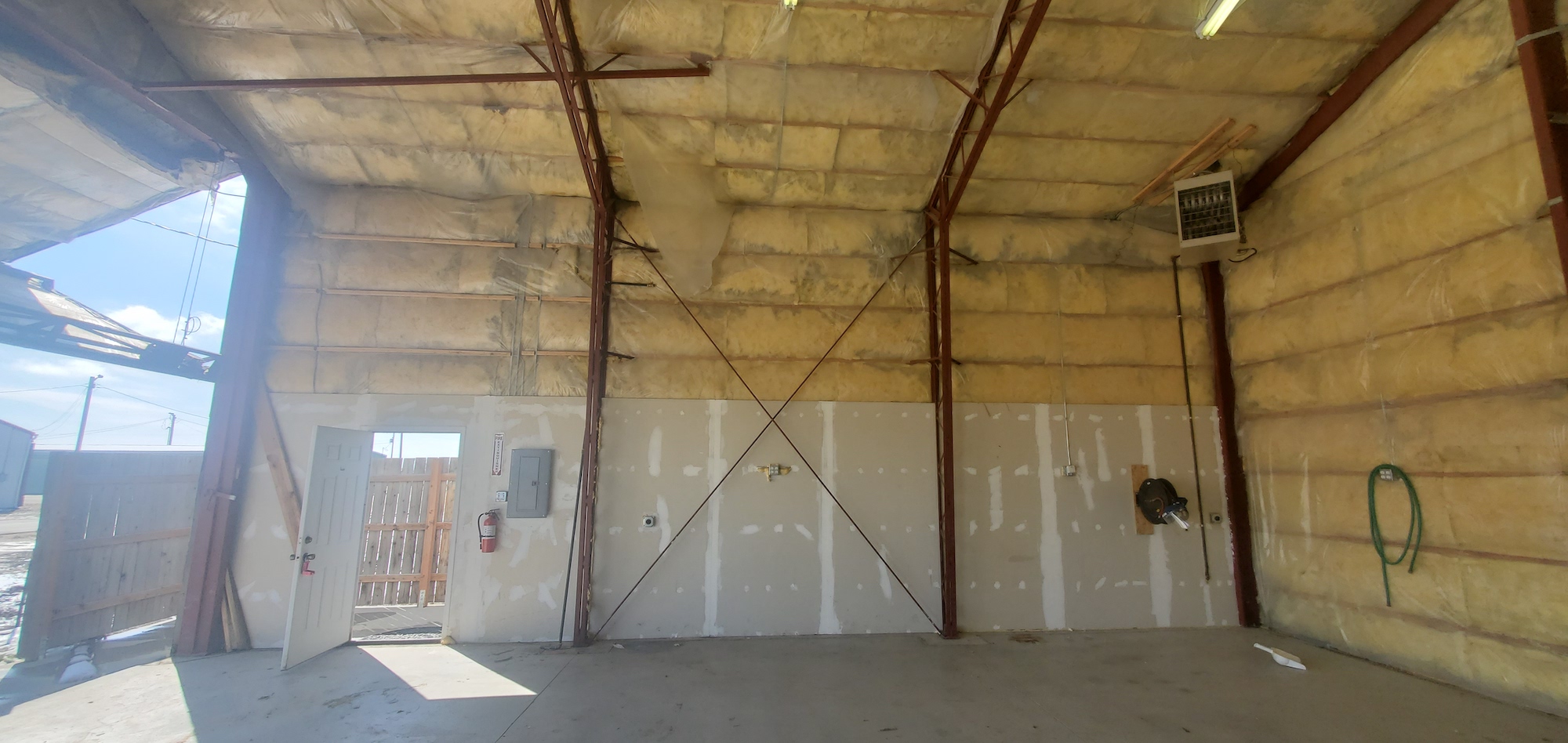 Unit_140_Interior_-_Looking_Toward_South_Wall.jpg