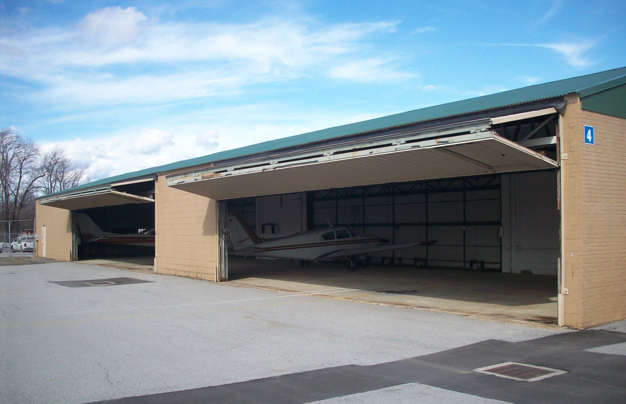 Hangar in p