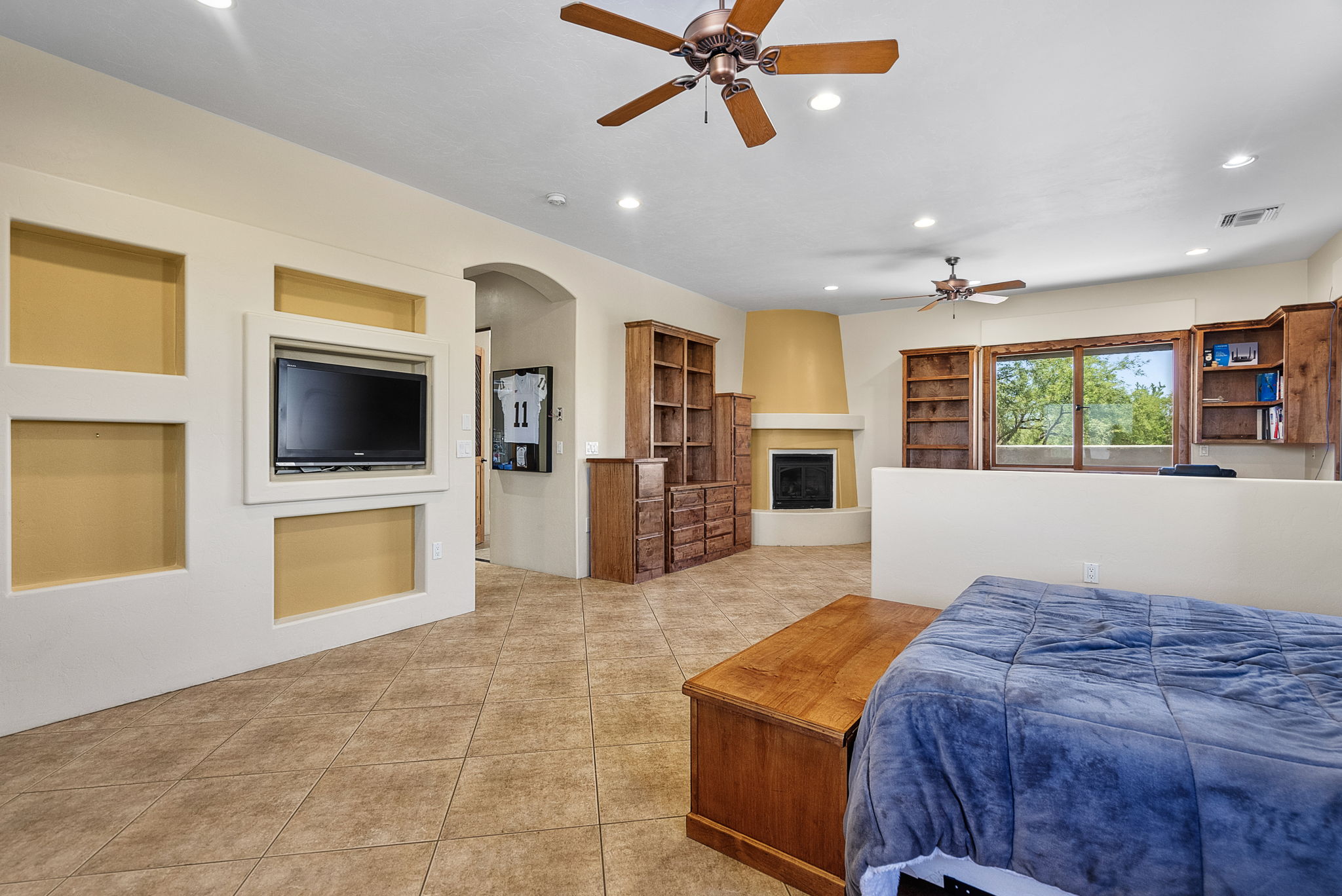 29-web-or-mls-7235-w-lost-silver-ln.jpg