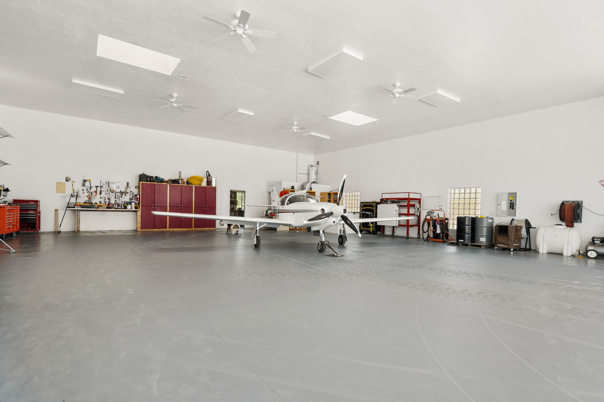 45-web-or-mls-7235-w-lost-silver-ln.jpg