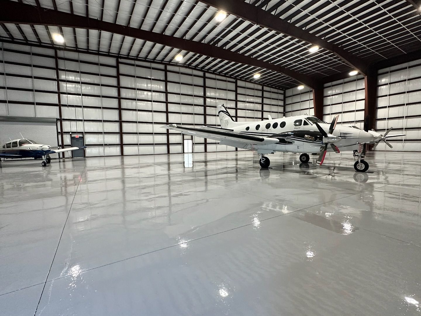 Hangar in p