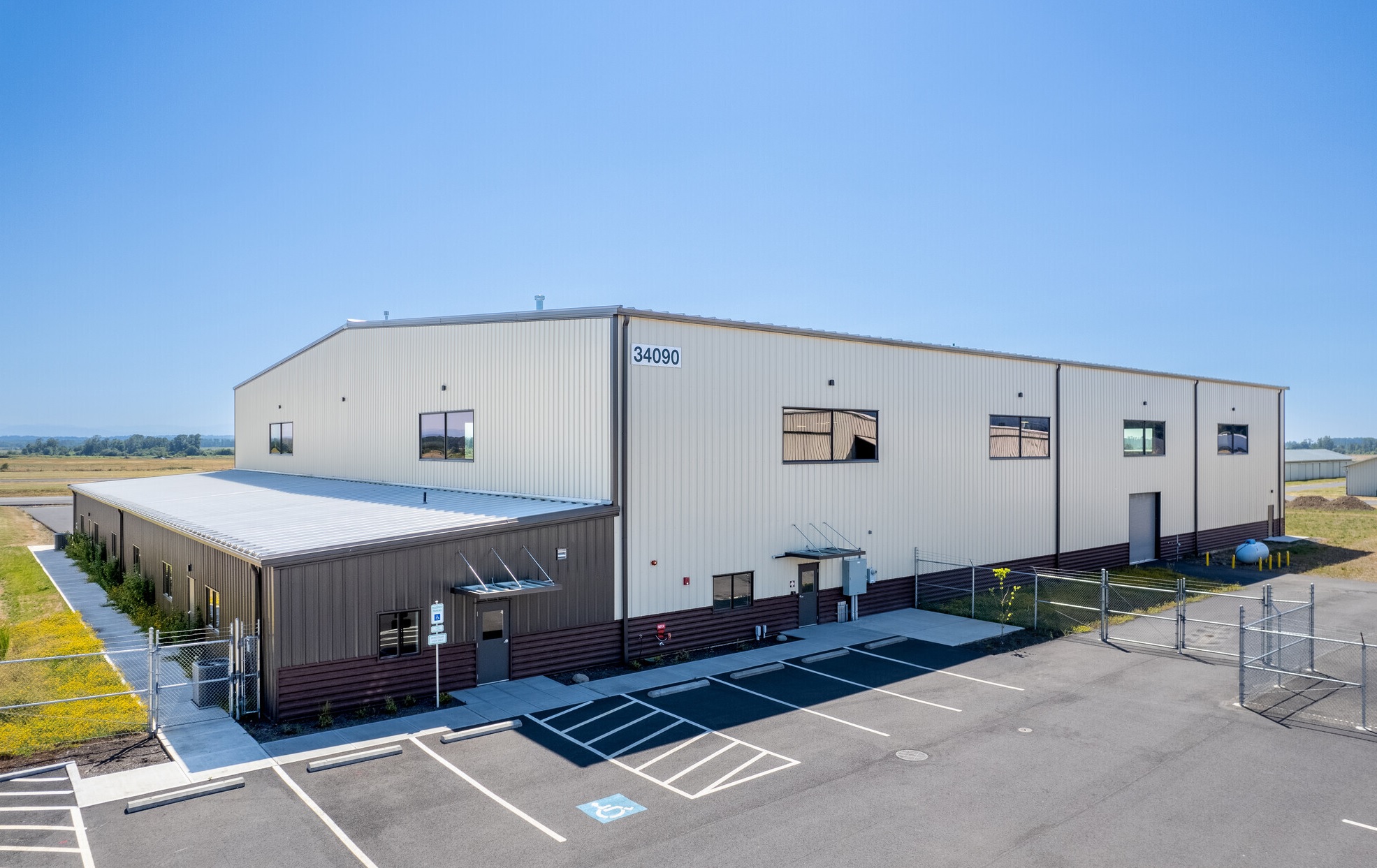 Hangar in s