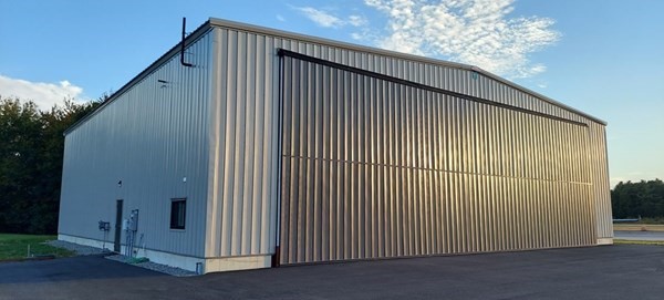 Hangar in m