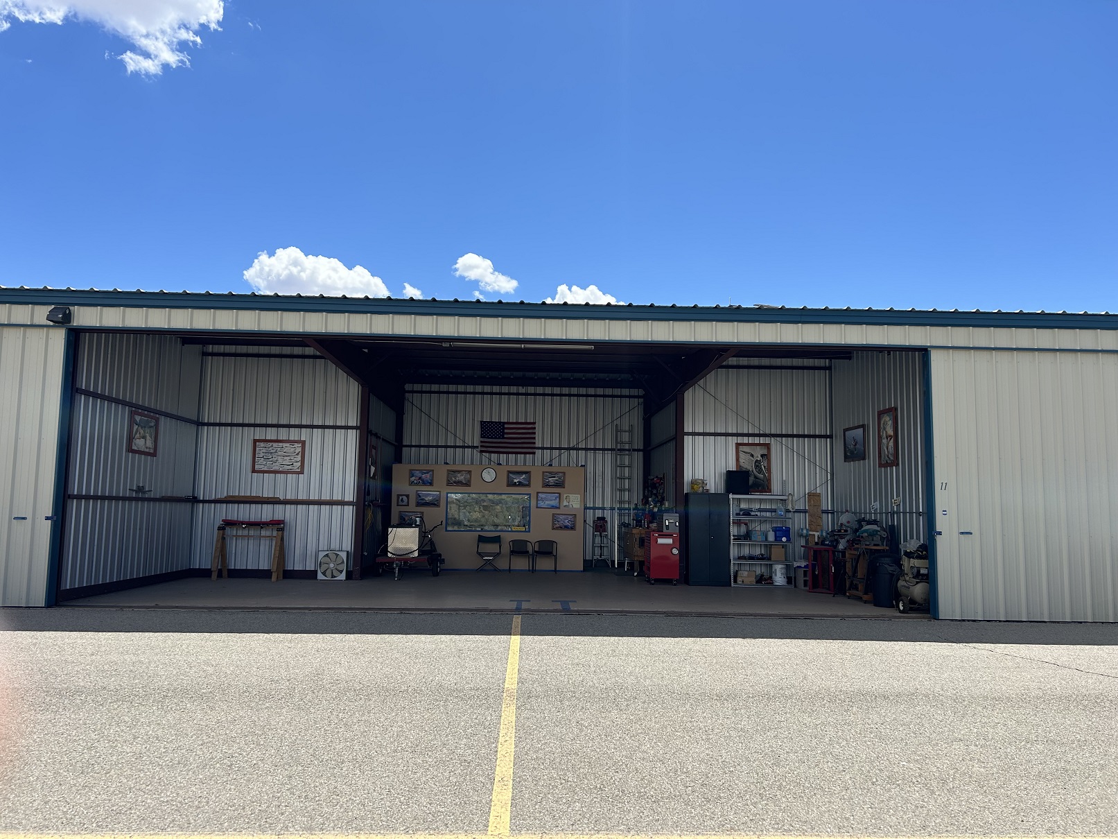 Hangar in n