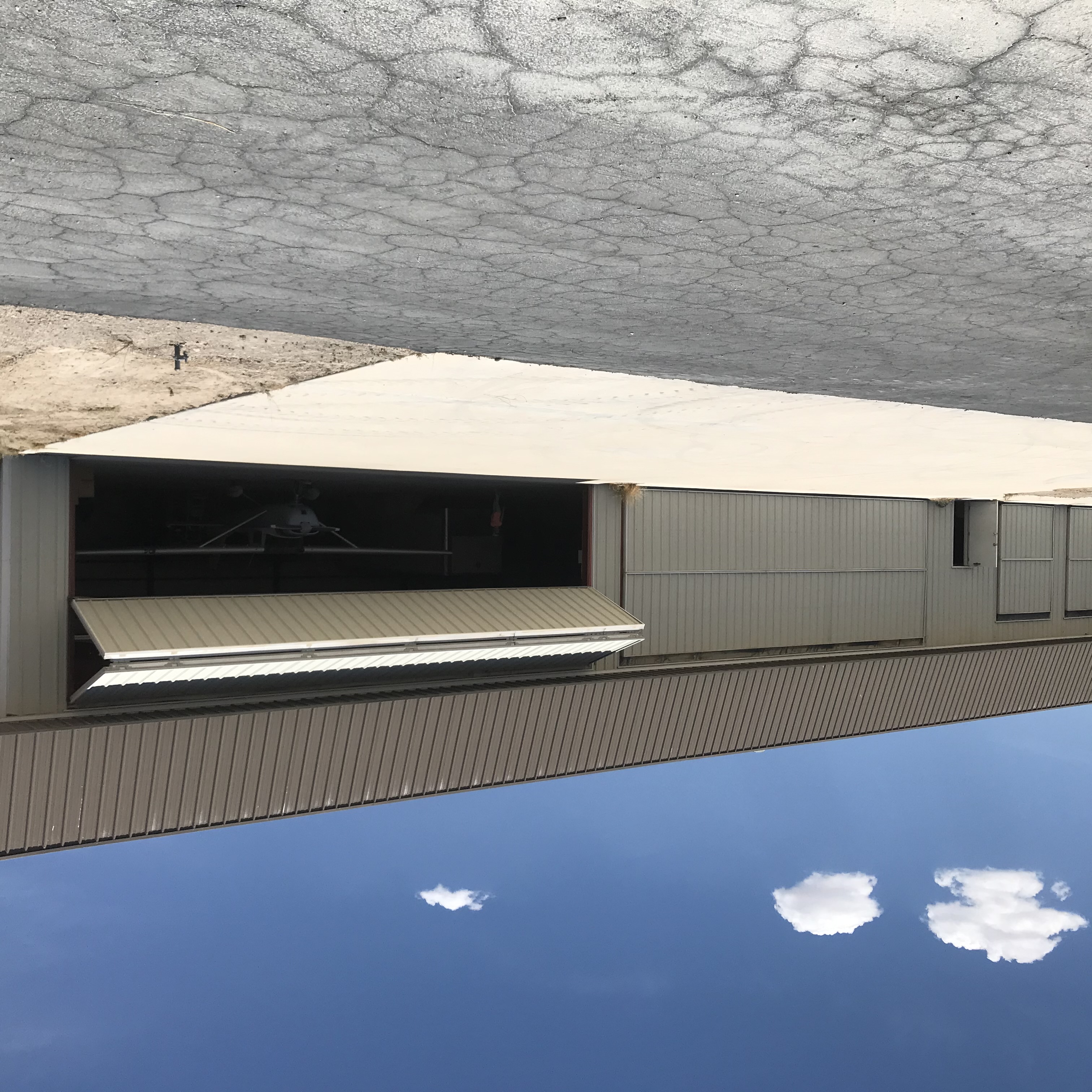 Hangar in n