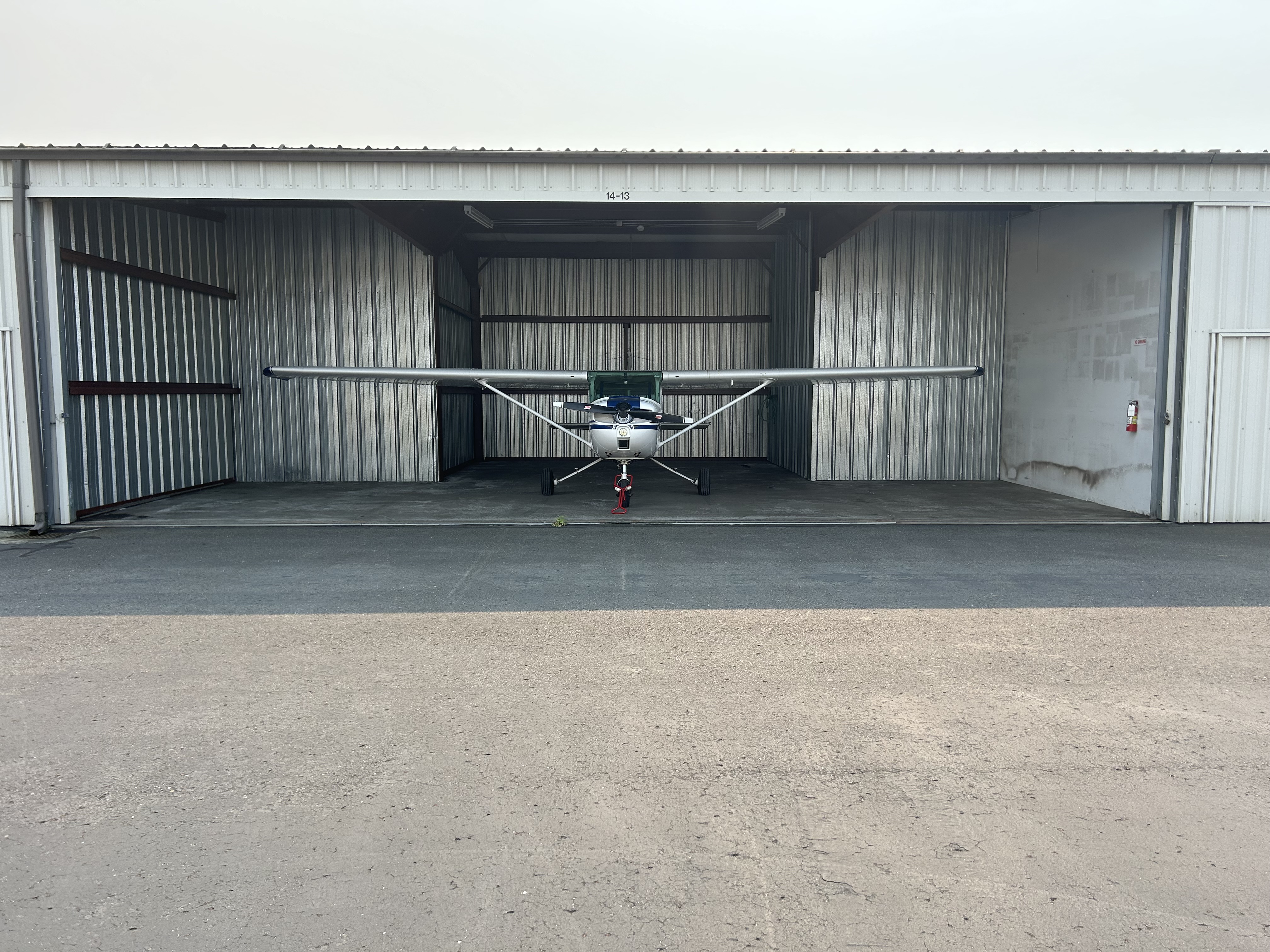 Hangar in e