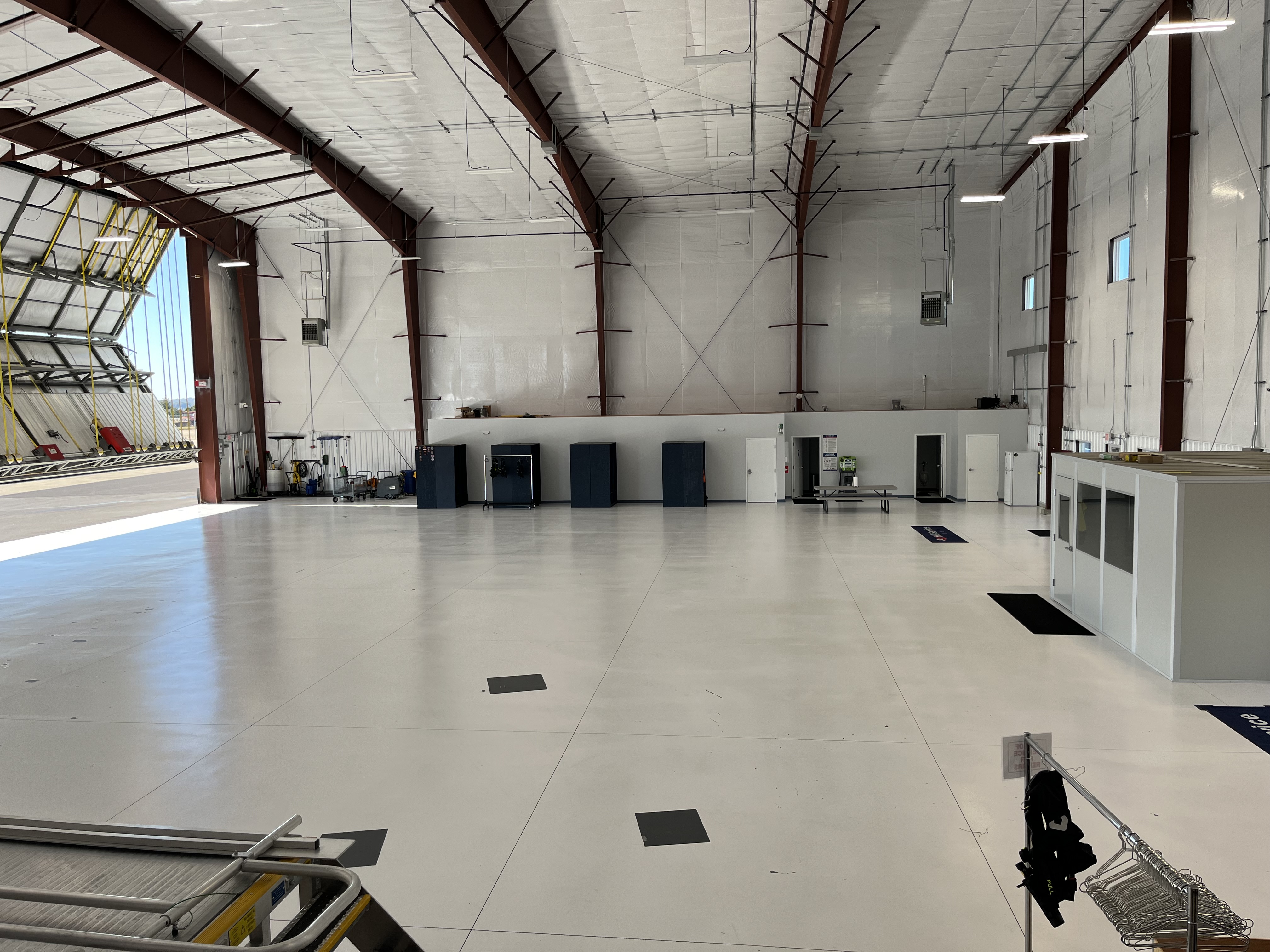 Hangar in n
