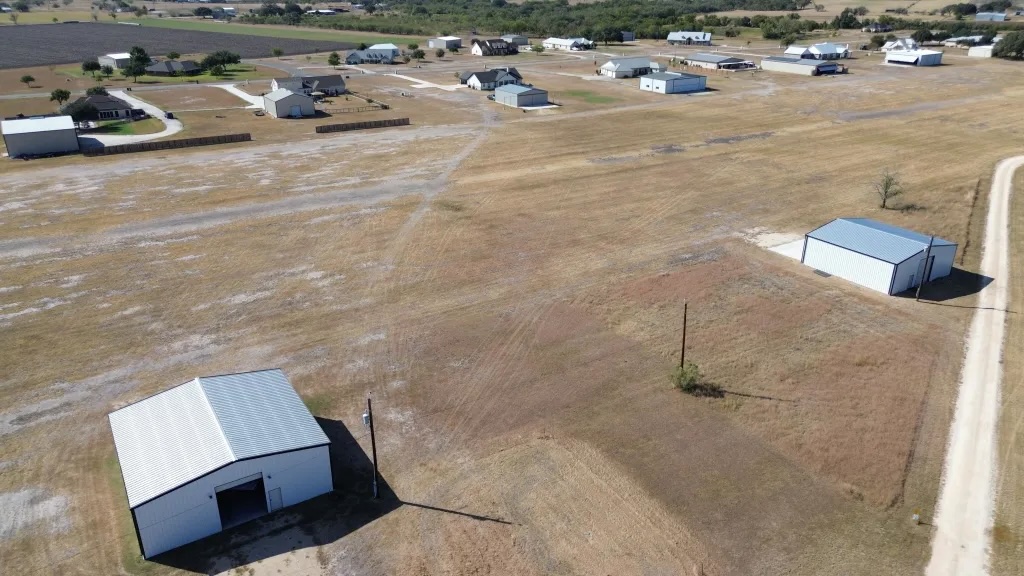 Hangar in l