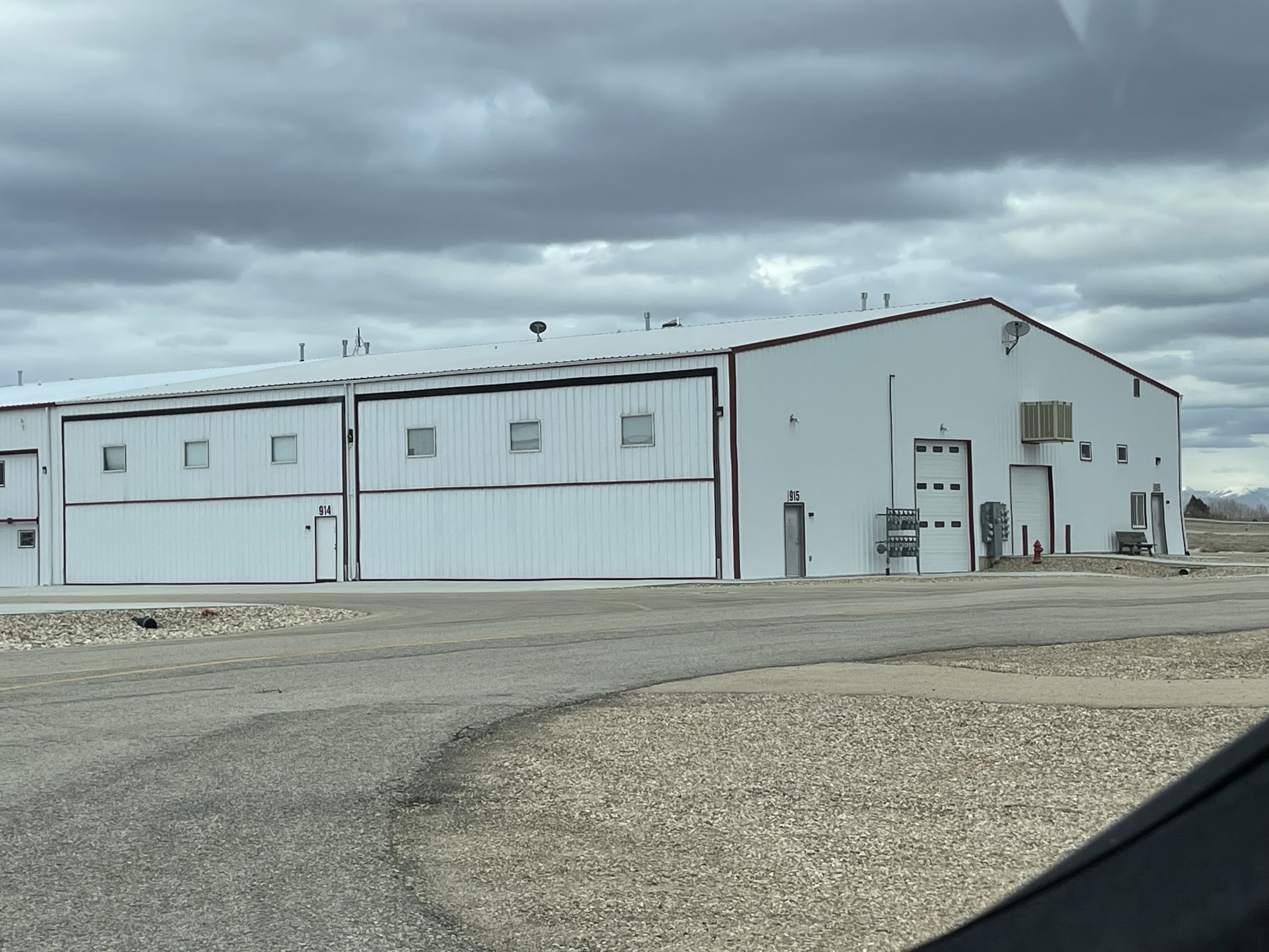 Hangar in I