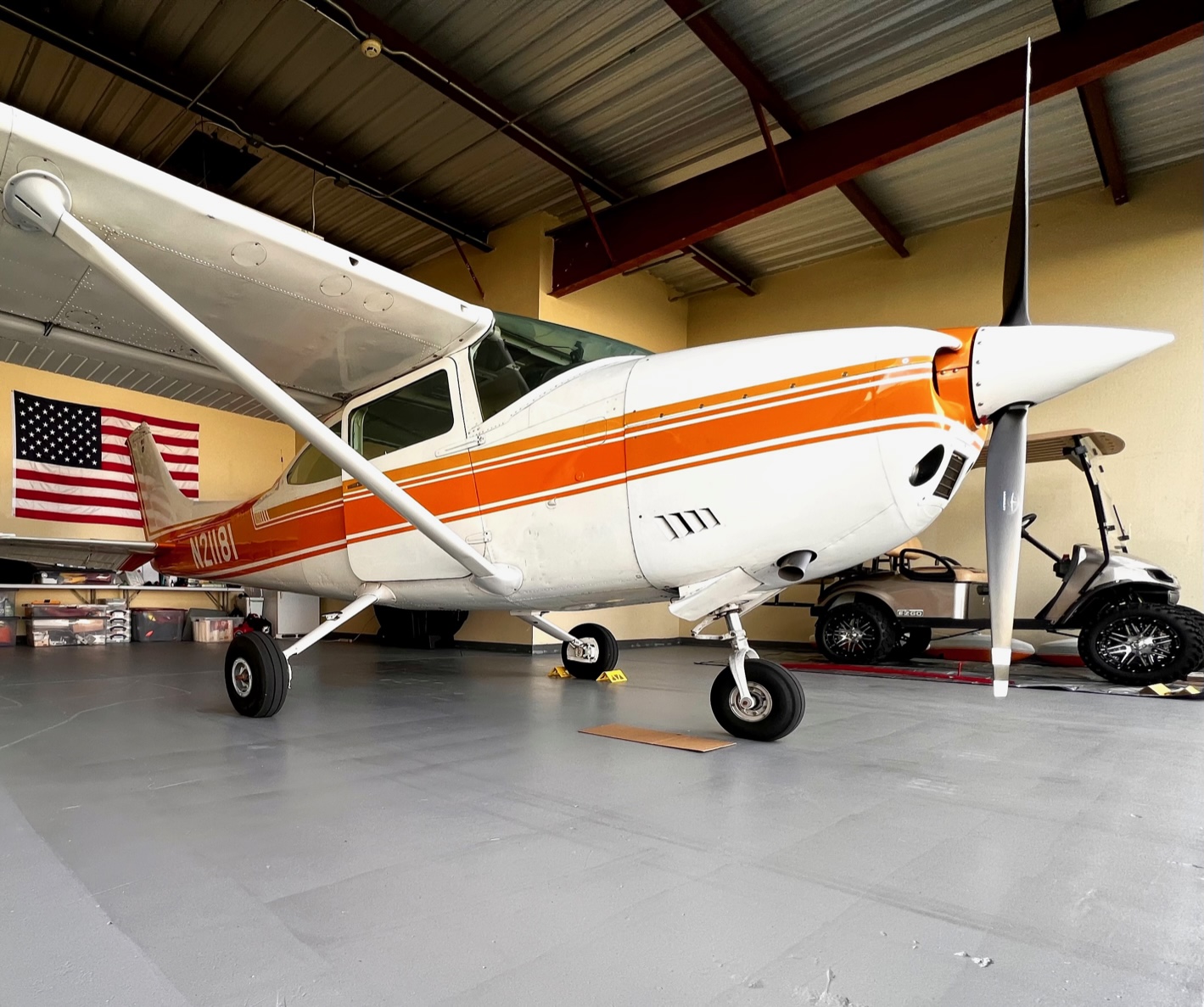 Hangar in m