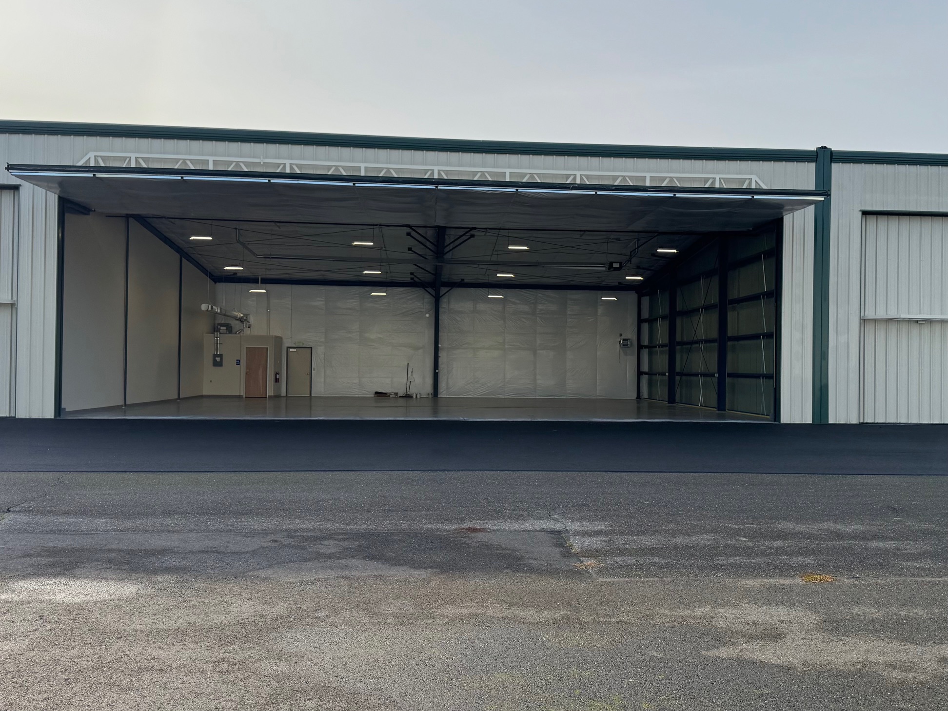 Hangar in b