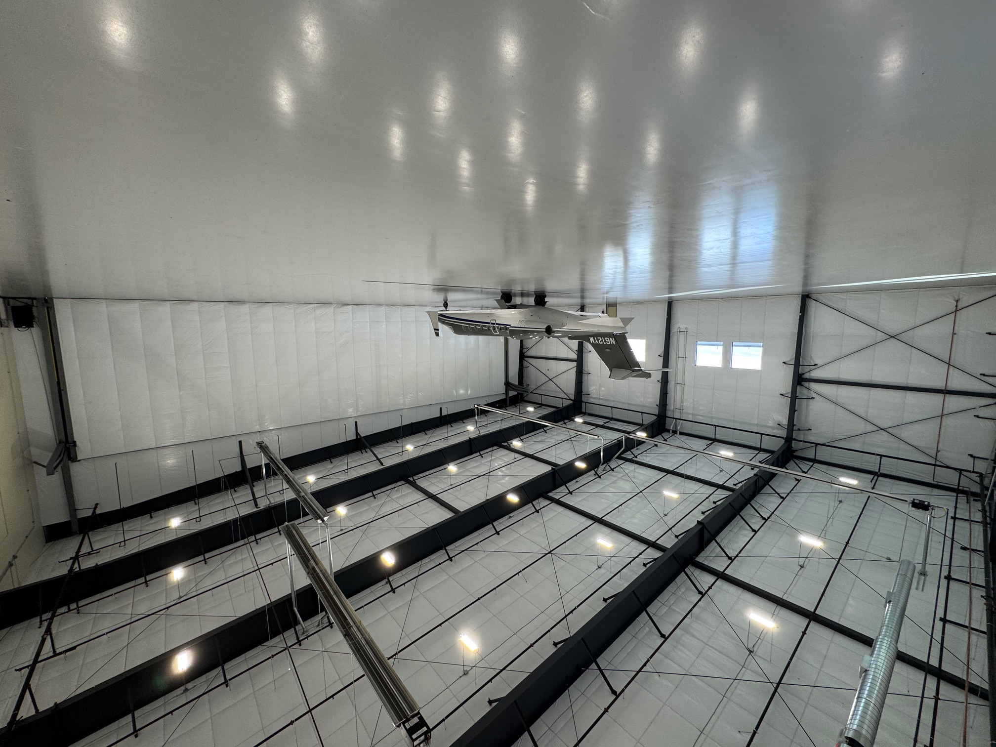 Hangar in b