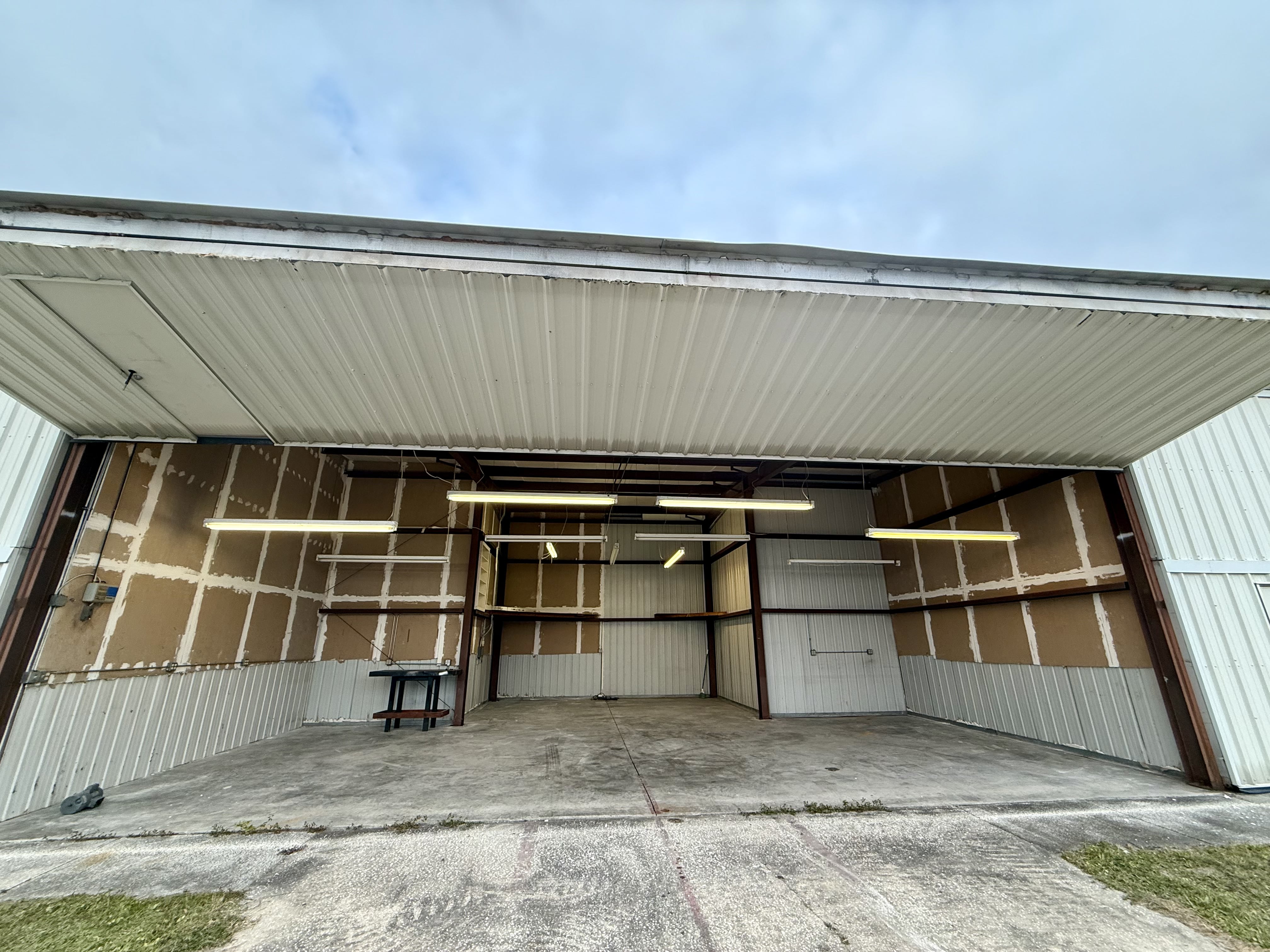 Hangar in ?