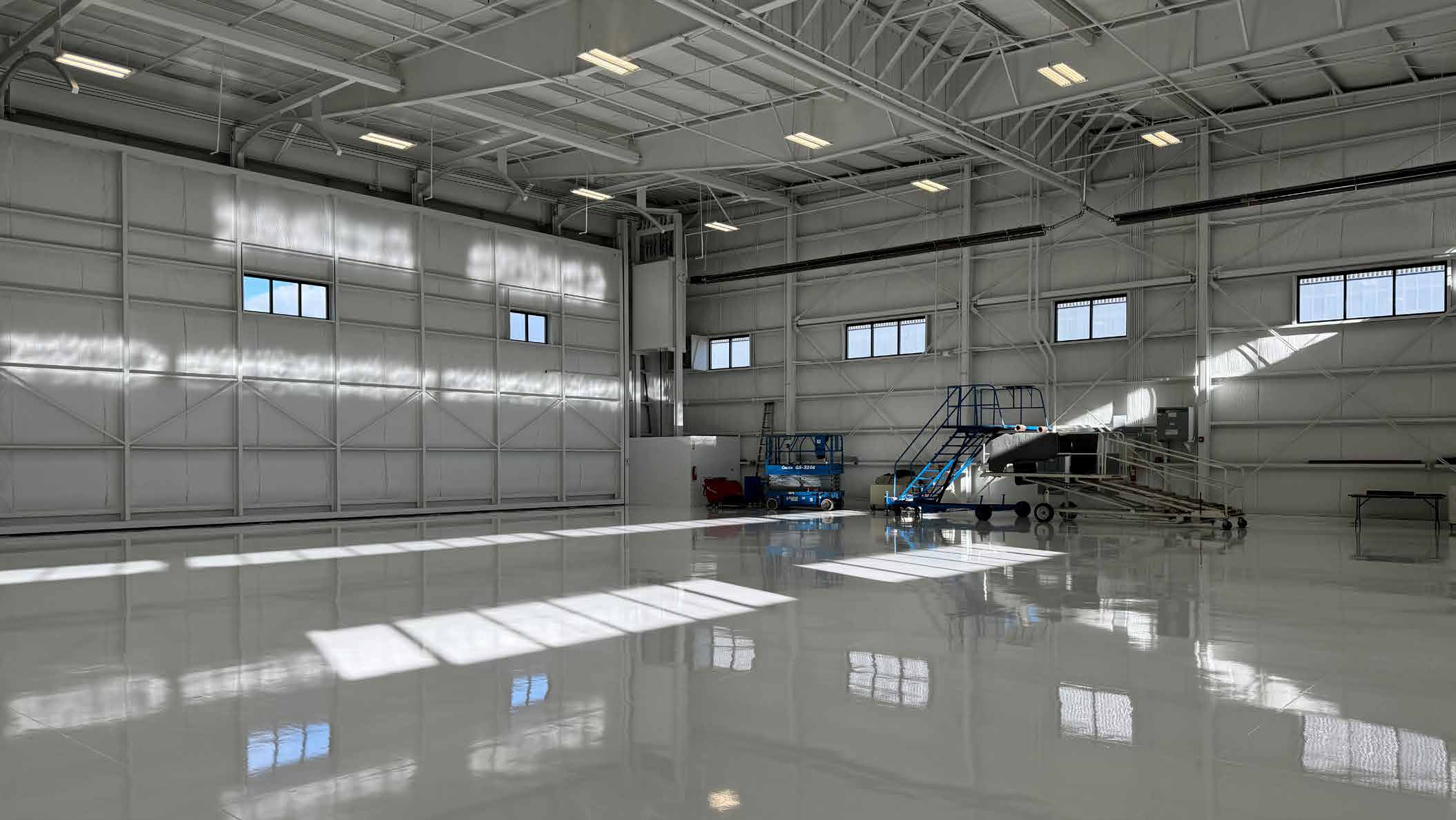 Paine_Field_Airport_Hangar_BRO_v02_4.jpg