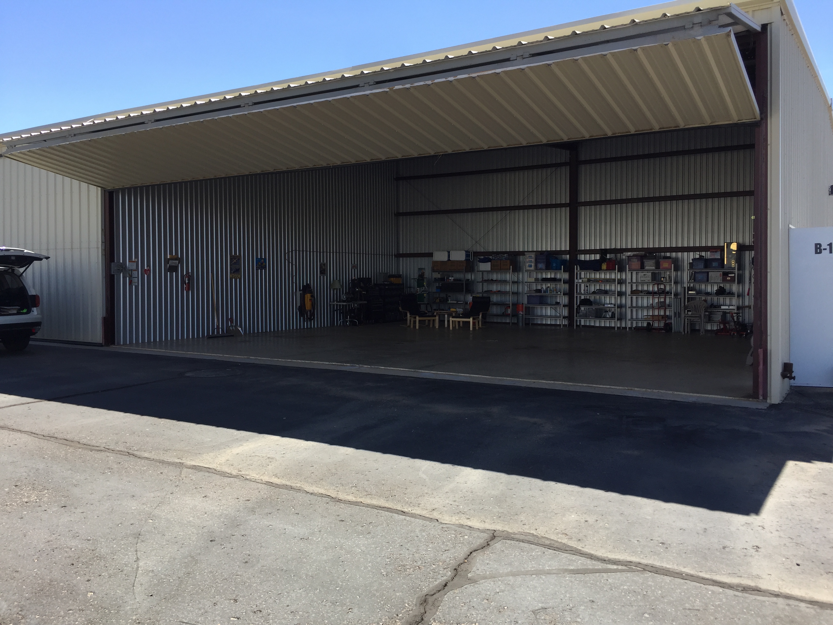 Hangar in q