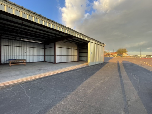 Hangar in c