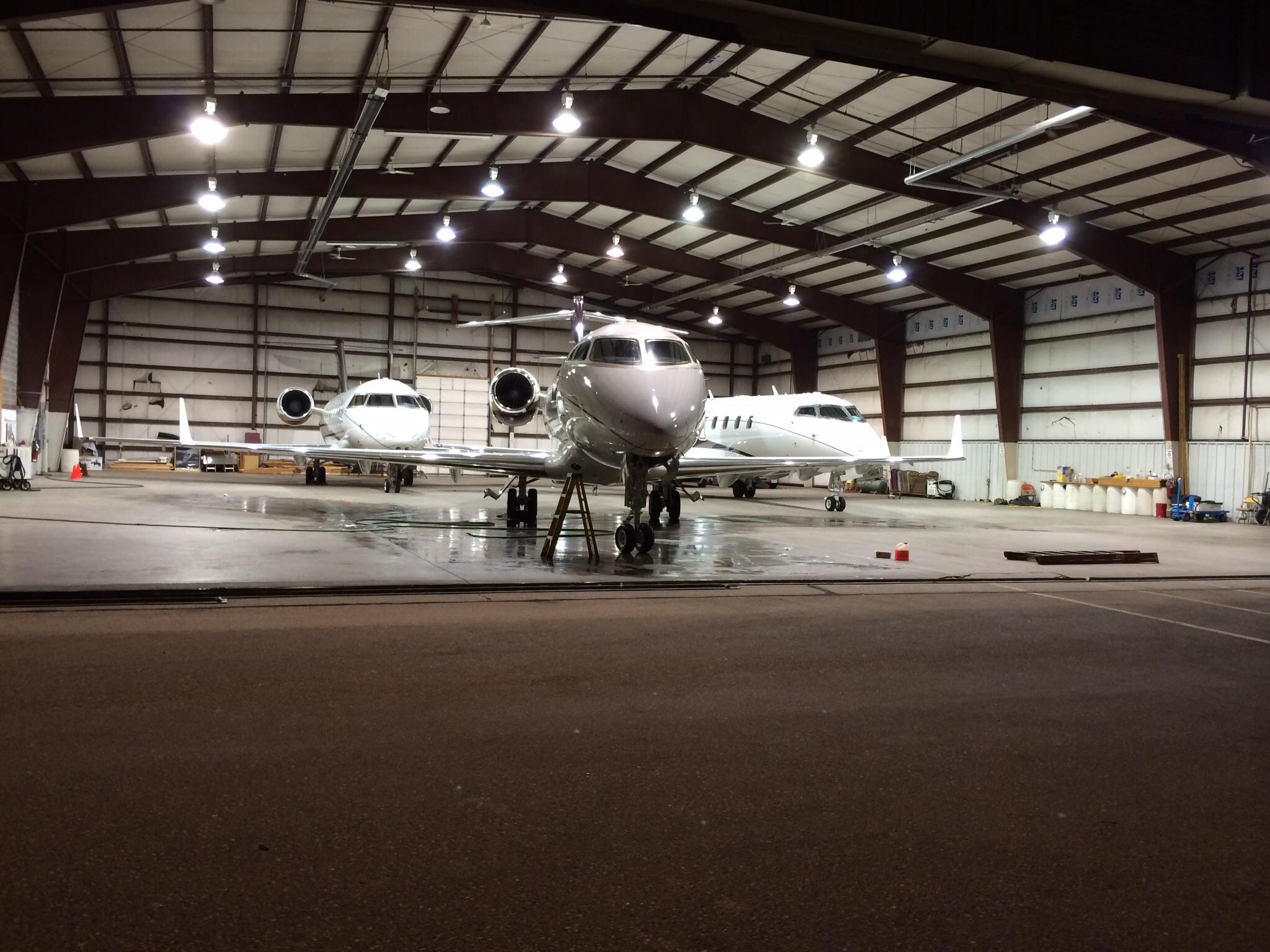 Hangar in l
