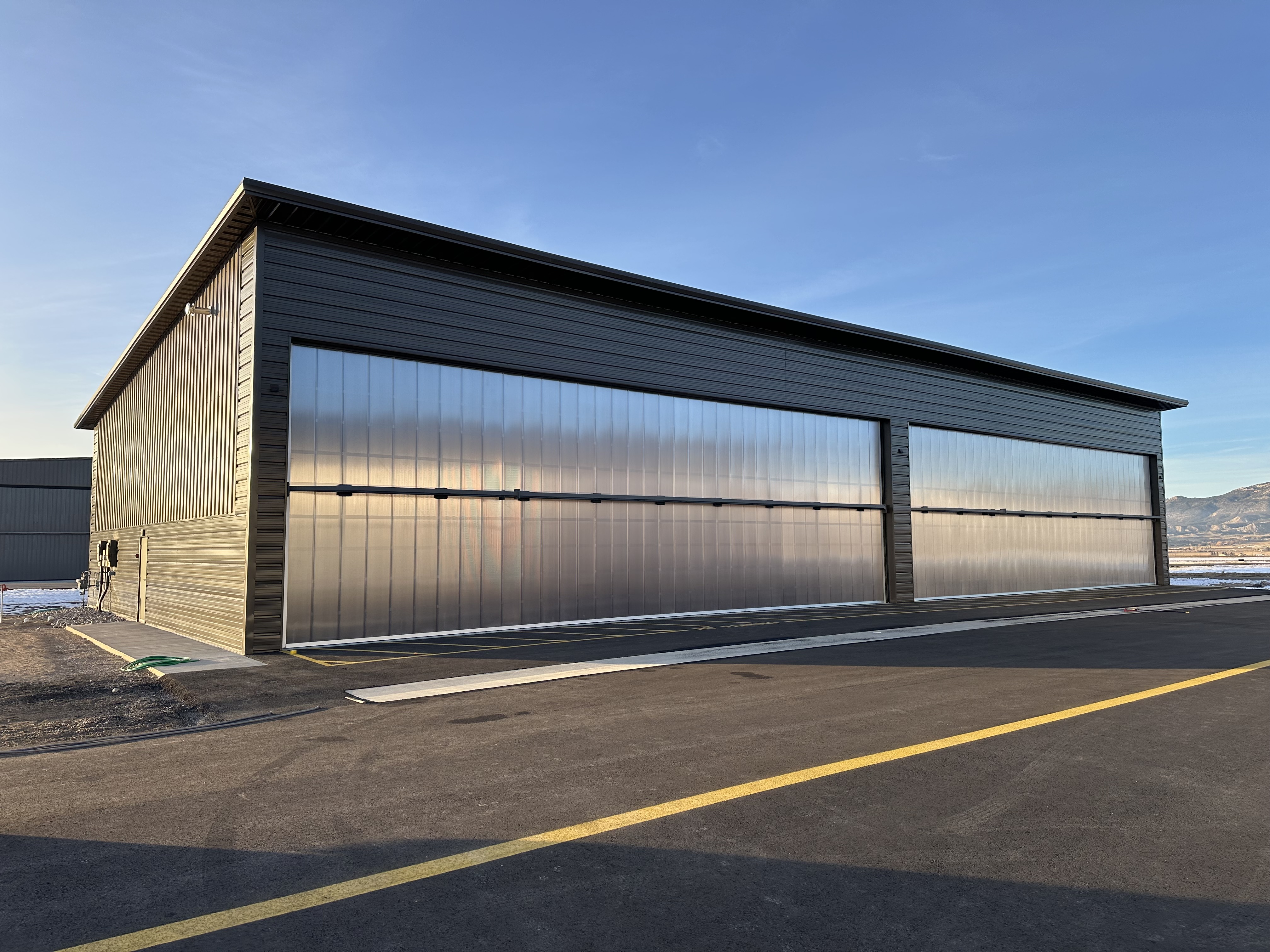 Hangar in r