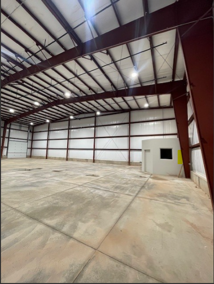 Hangar_Pic_-_3.png