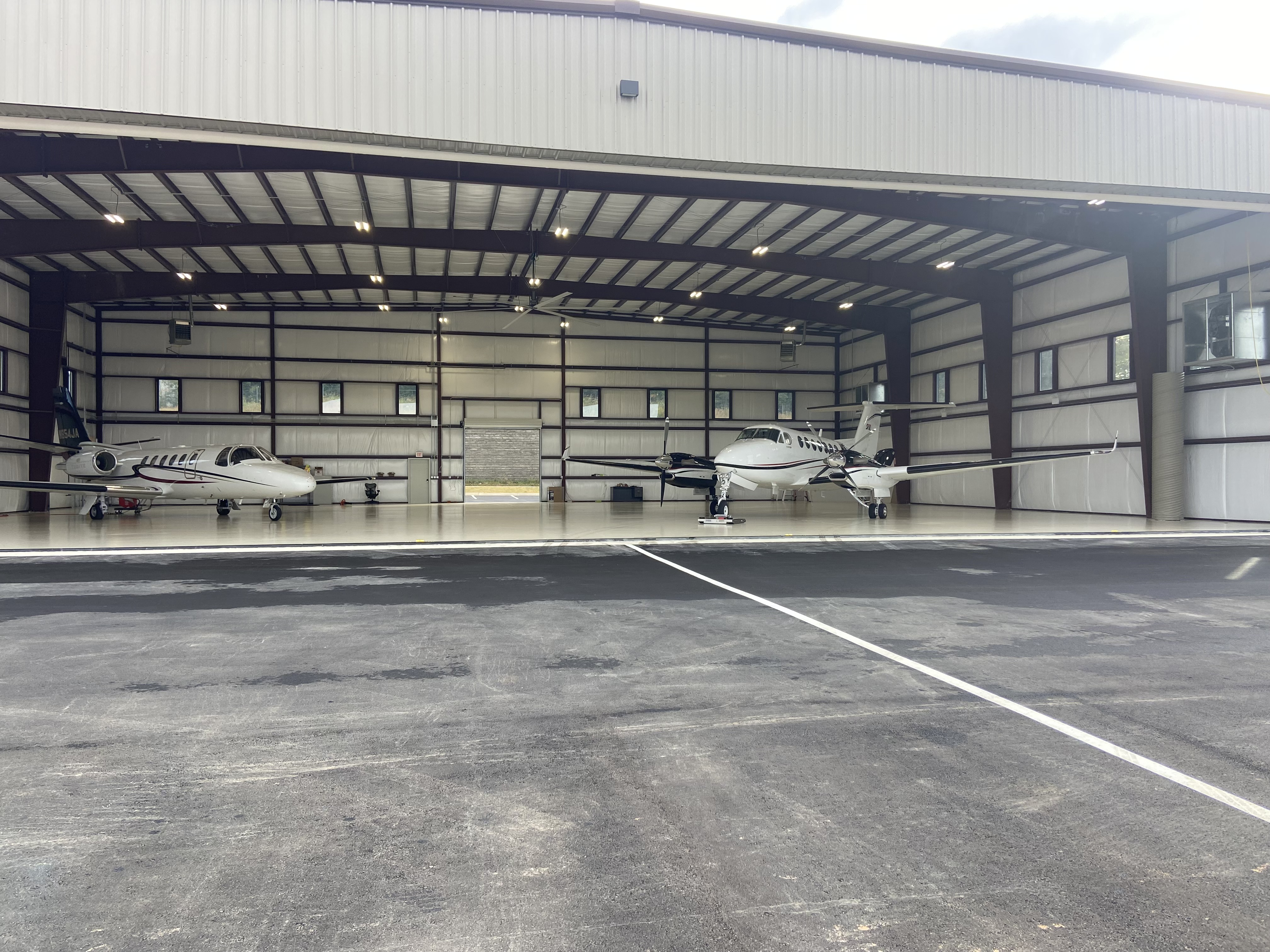 Hangar in g