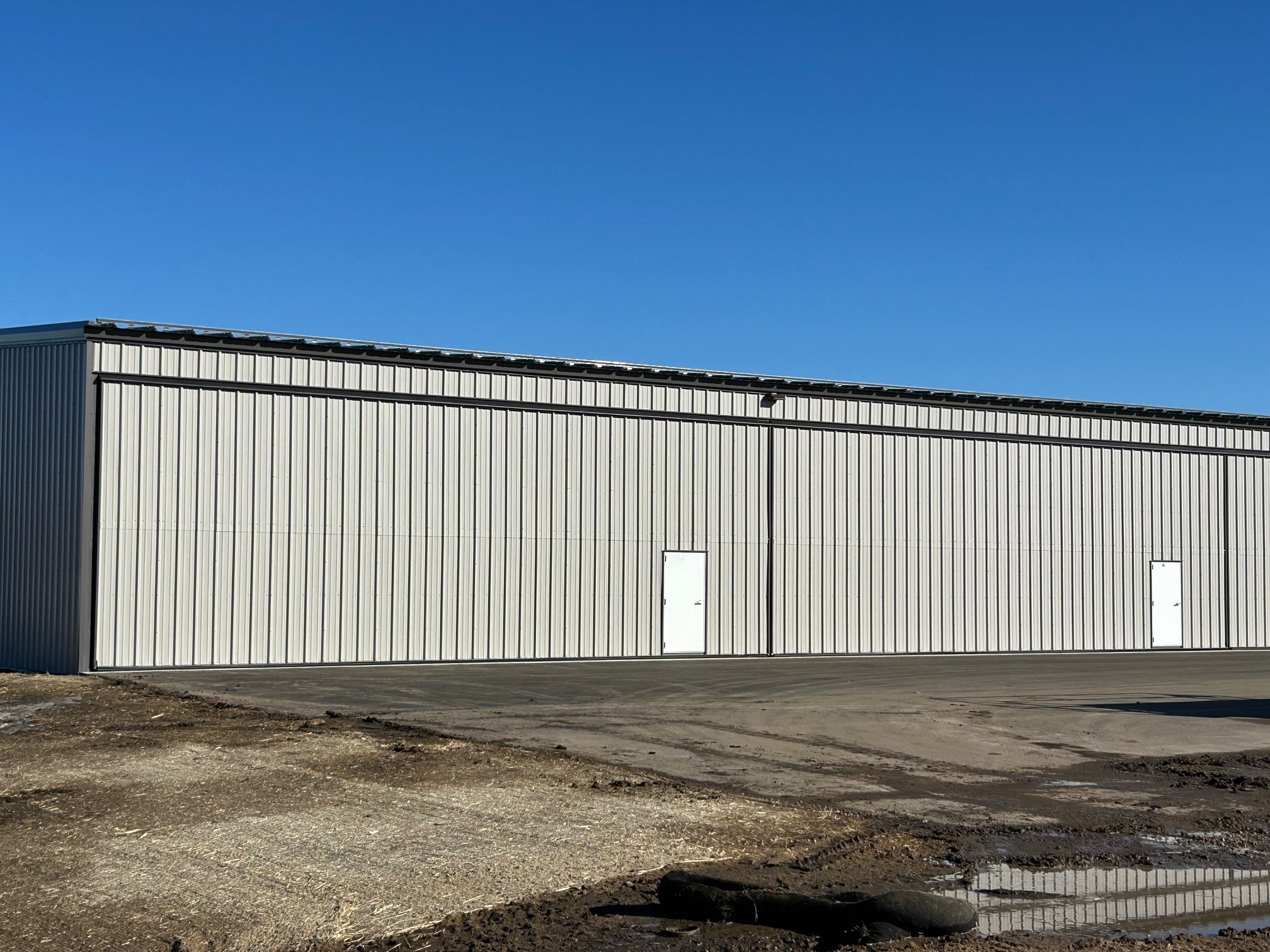 Hangar1.jpg