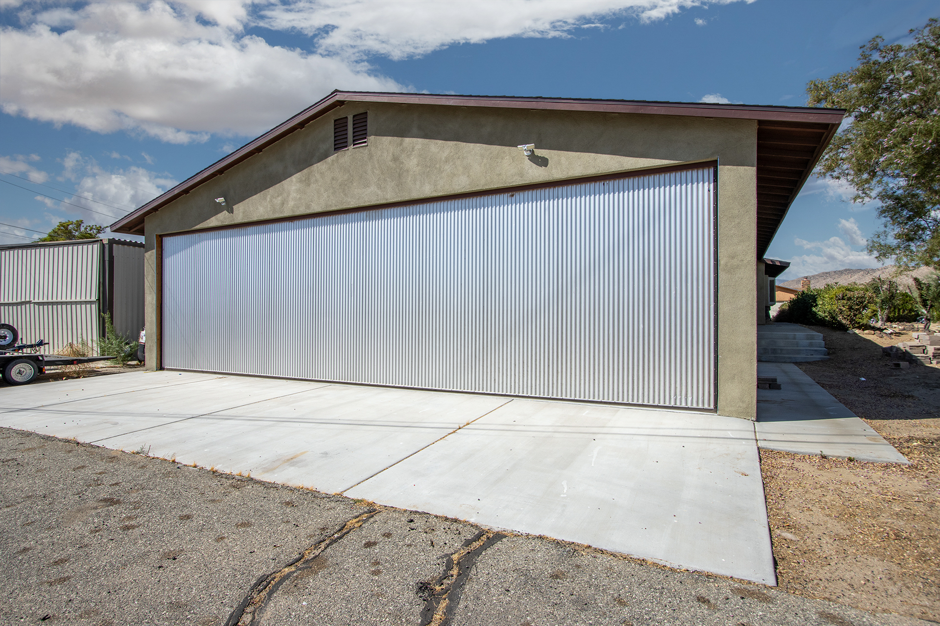 Hangar in y