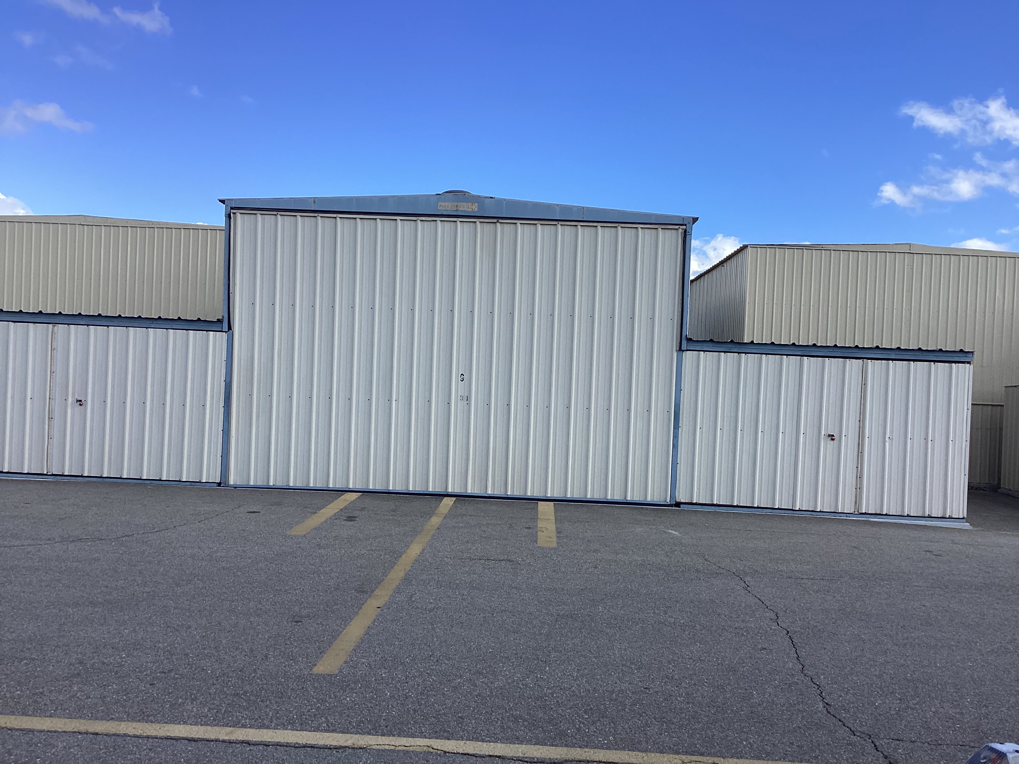 Hangar in c