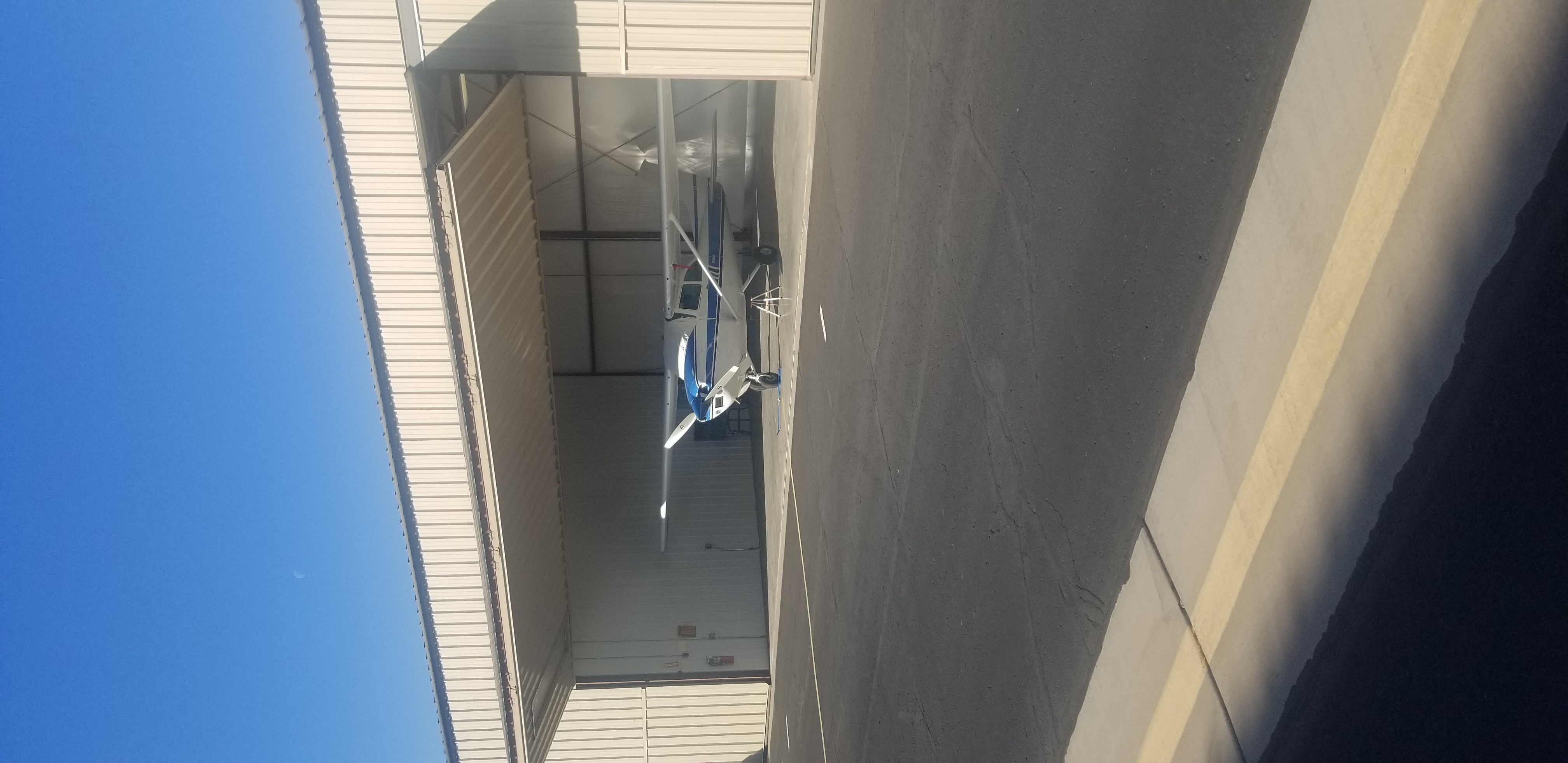 Hangar in A