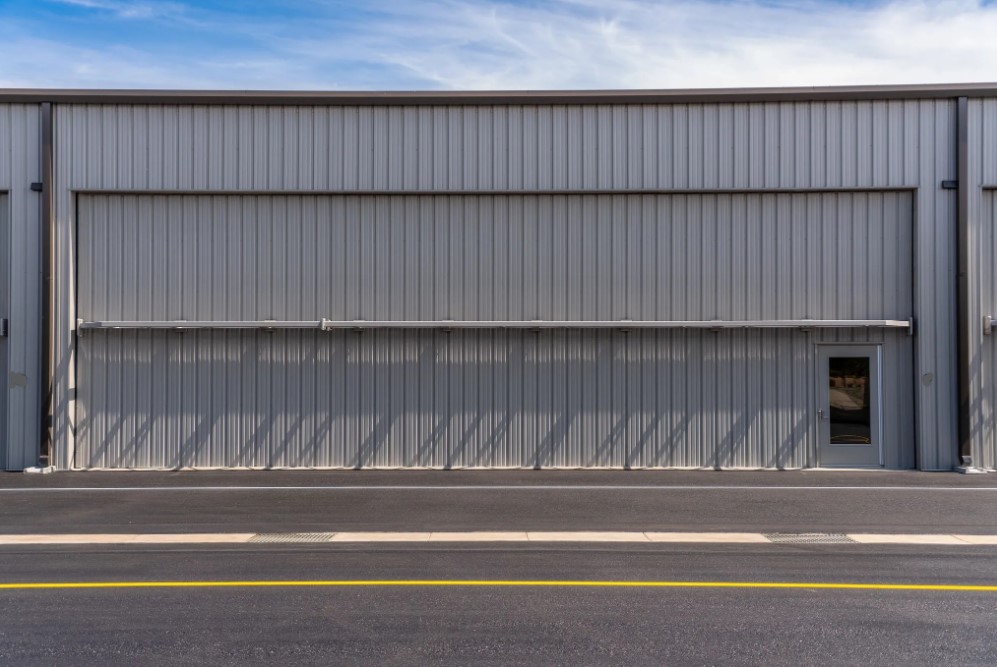 Hangar in A