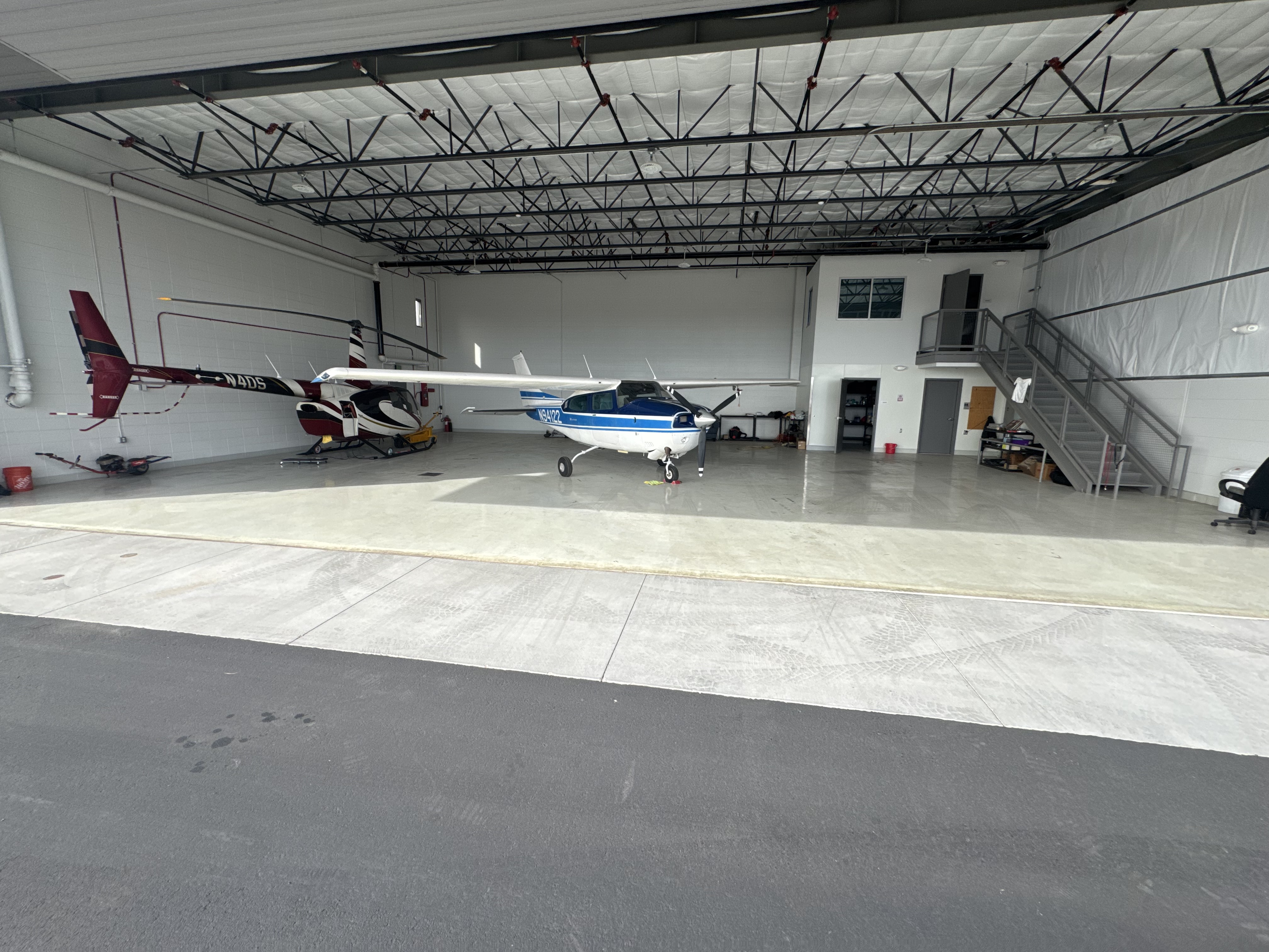 Hangar in A