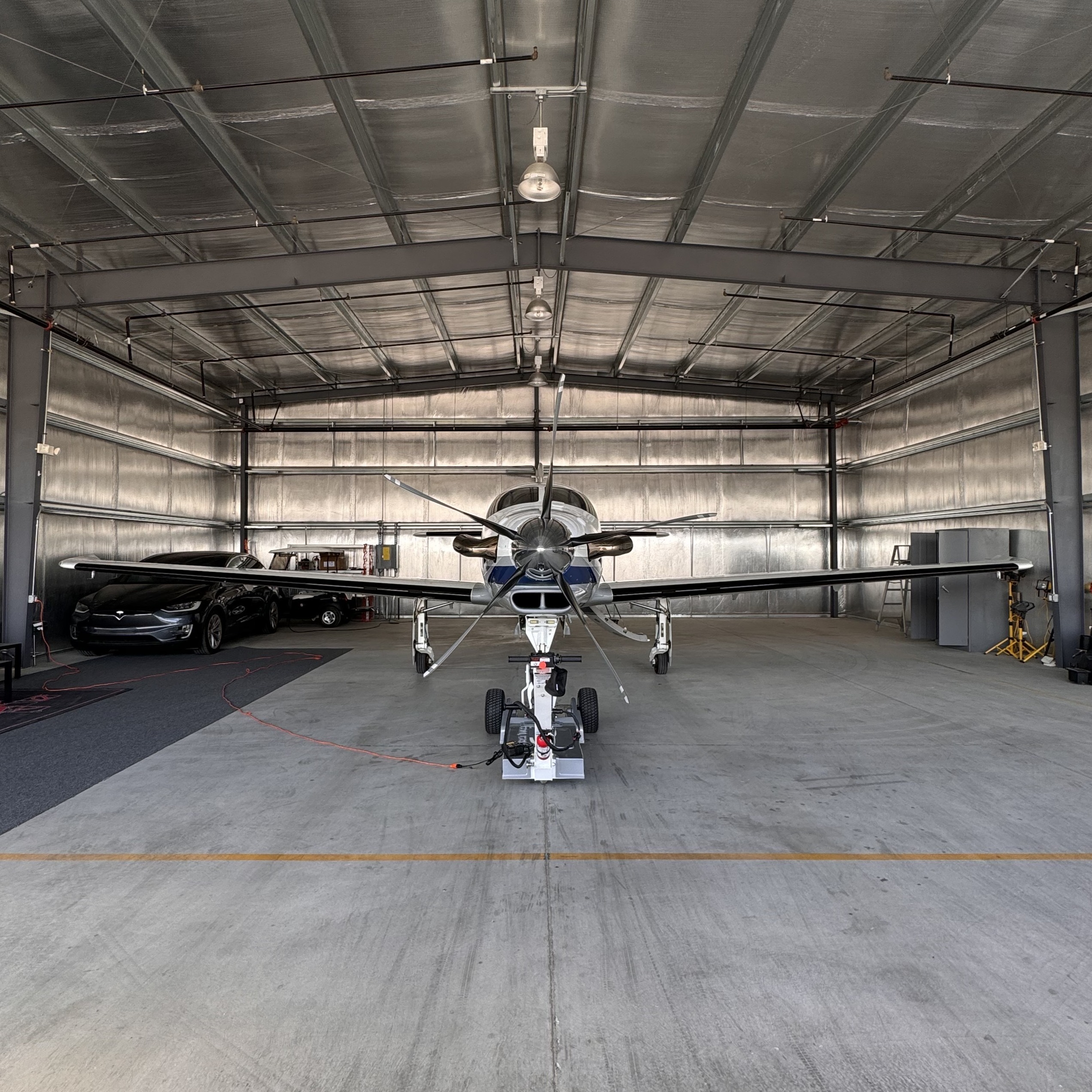 Hangar in n