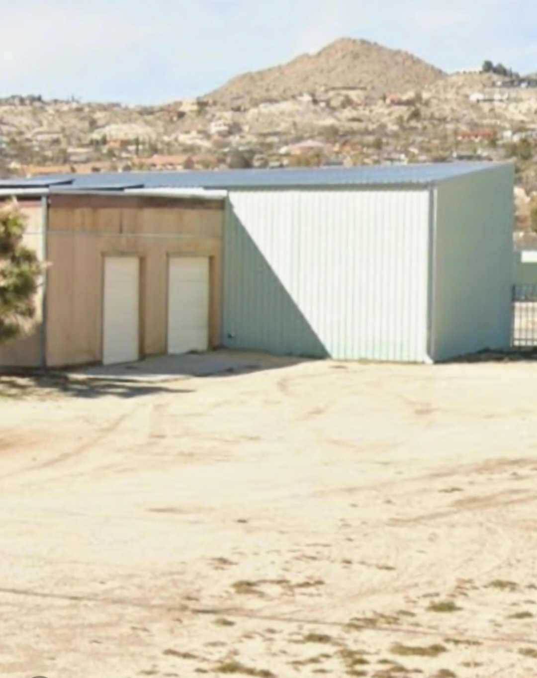 garage_and_hanger.jpg