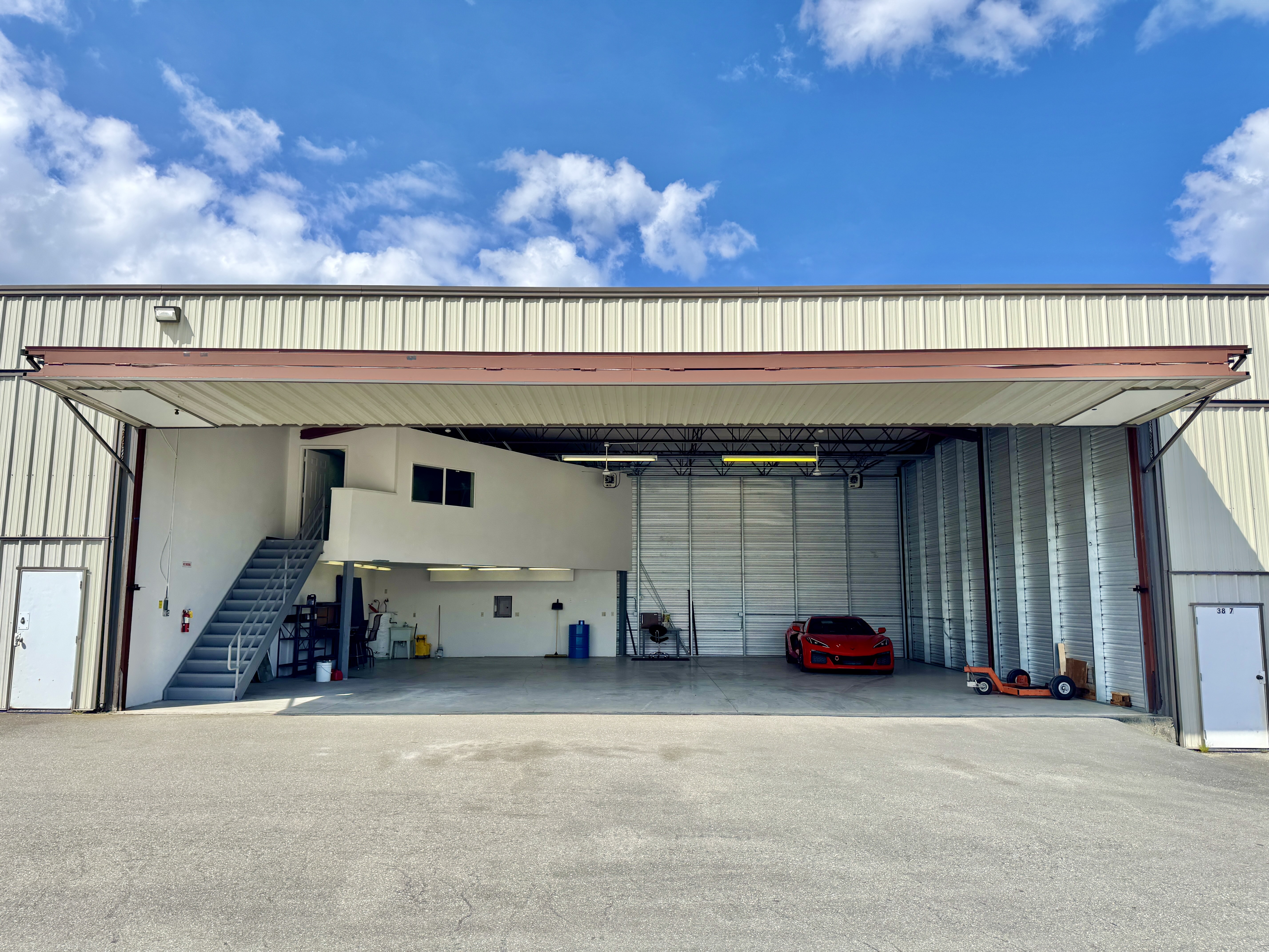 Hangar in ?