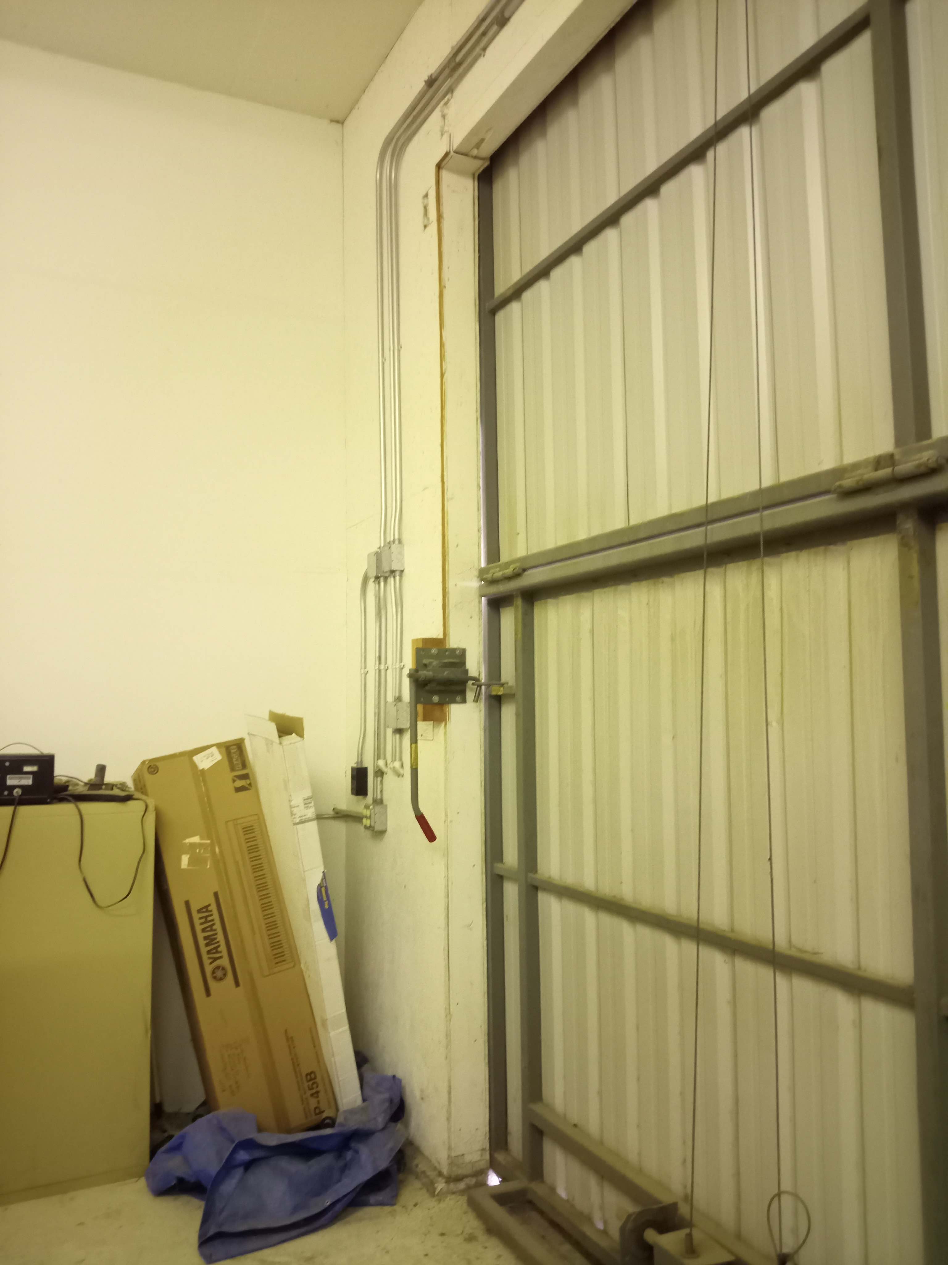 Hangar_115_-_10._inside_southeast_corner.jpg