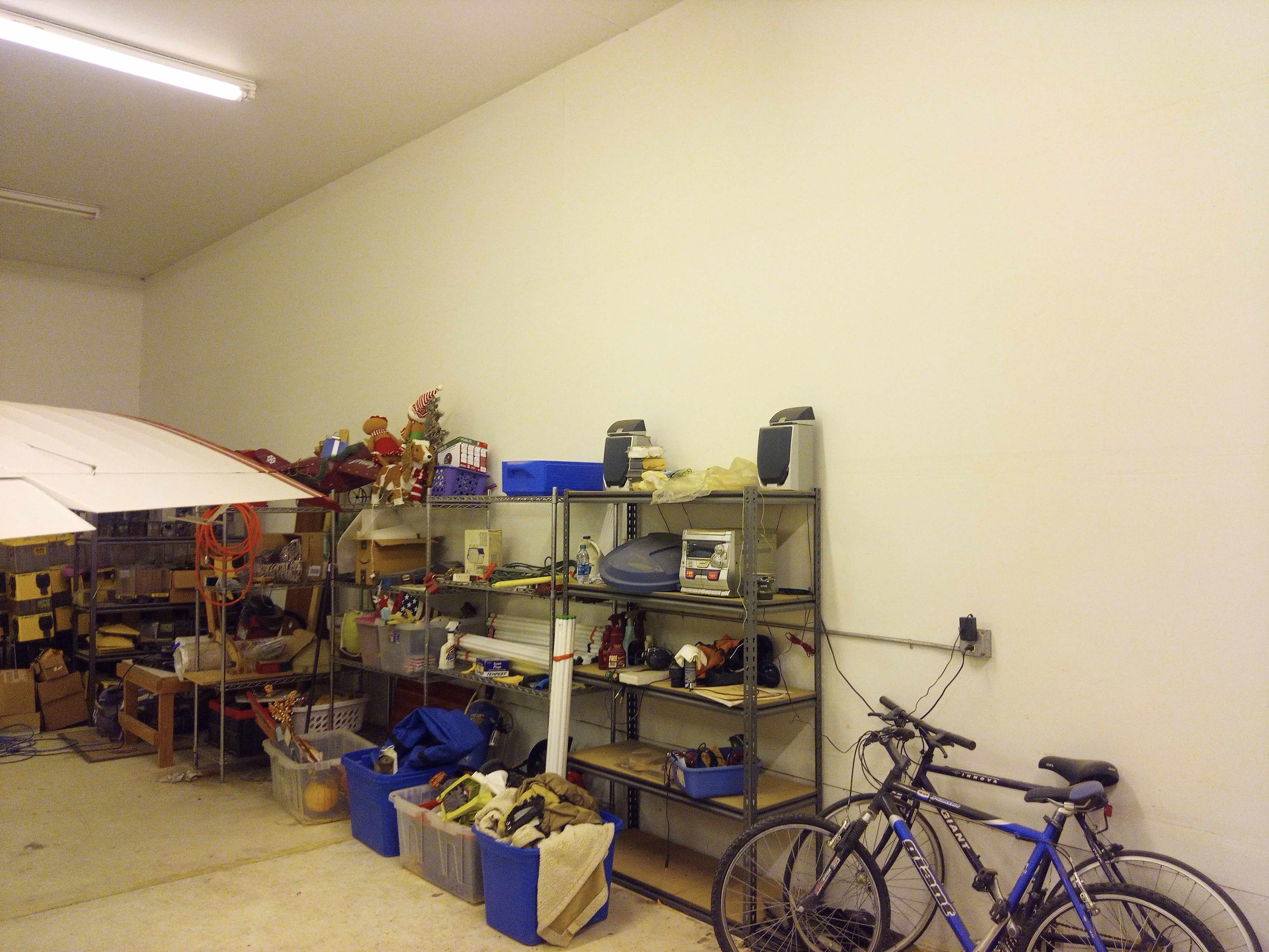 Hangar_115_-_12._inside_north_wall_looking_northwest.jpg