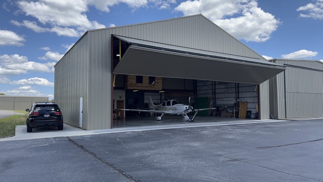 Hangar in s