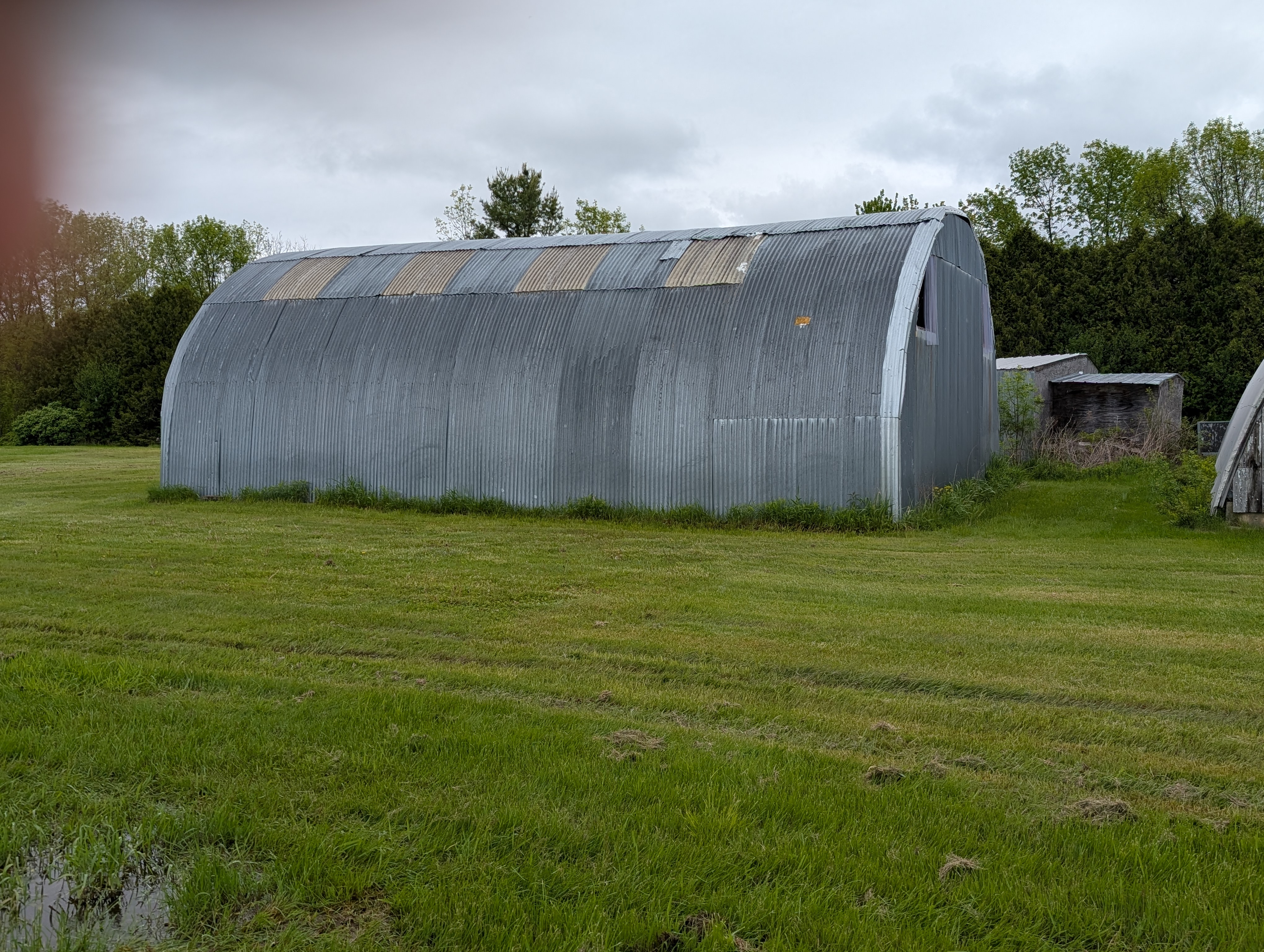 Hangar in s