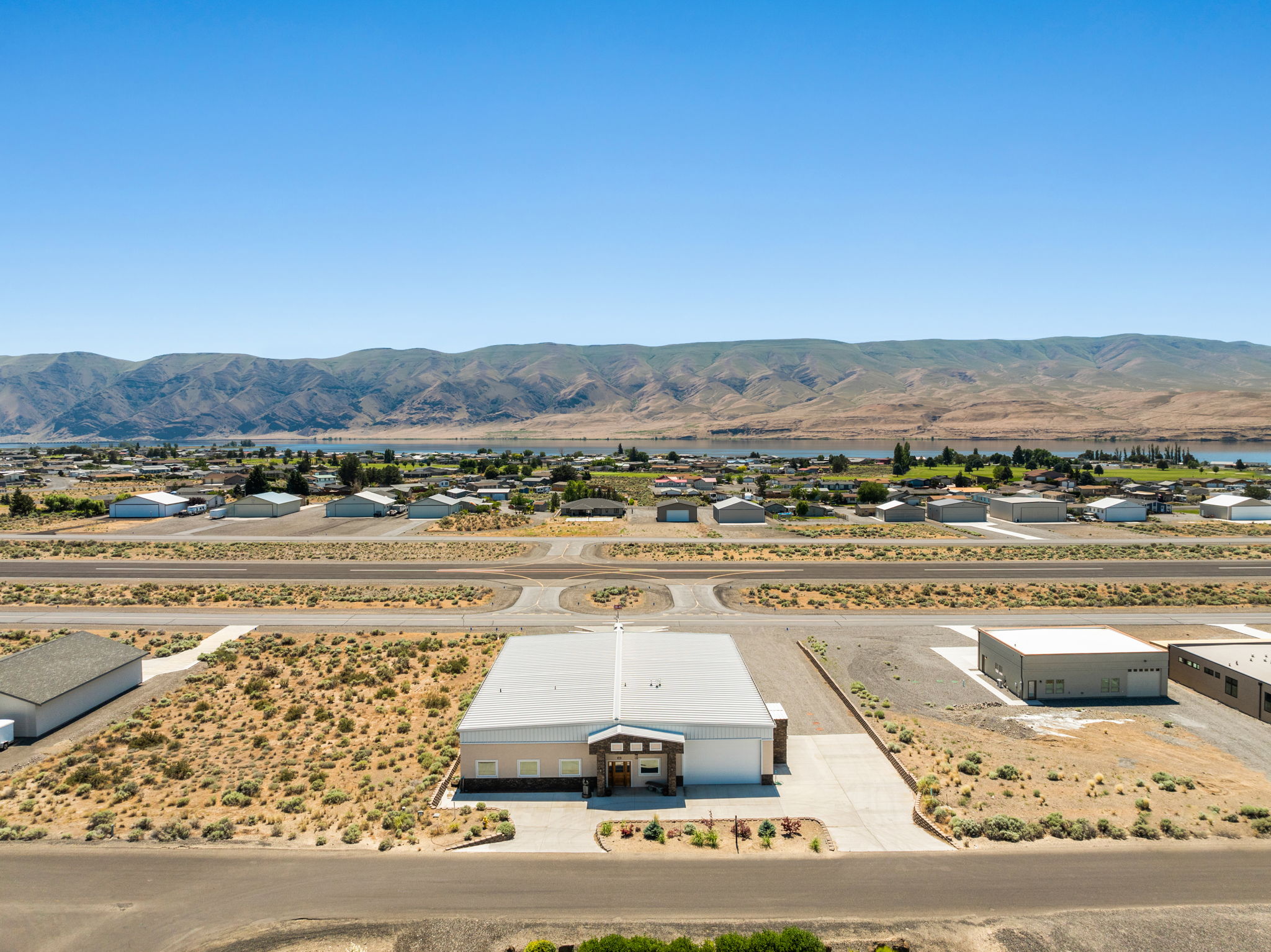 42-web-or-mls-431-airport-way.jpg
