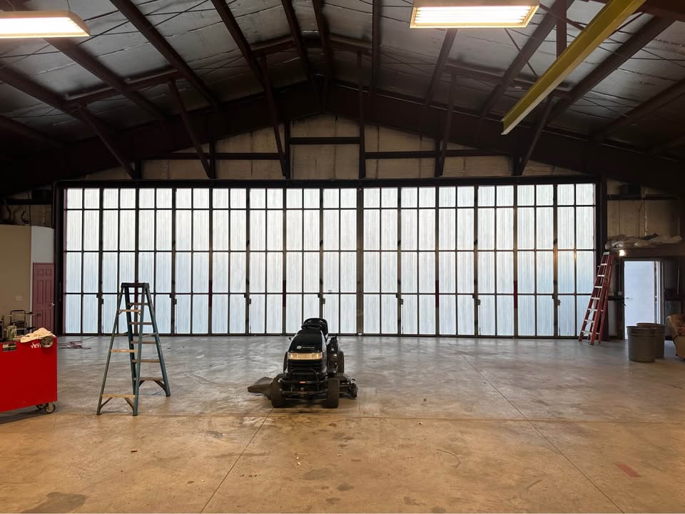 Hangar-5.jpg