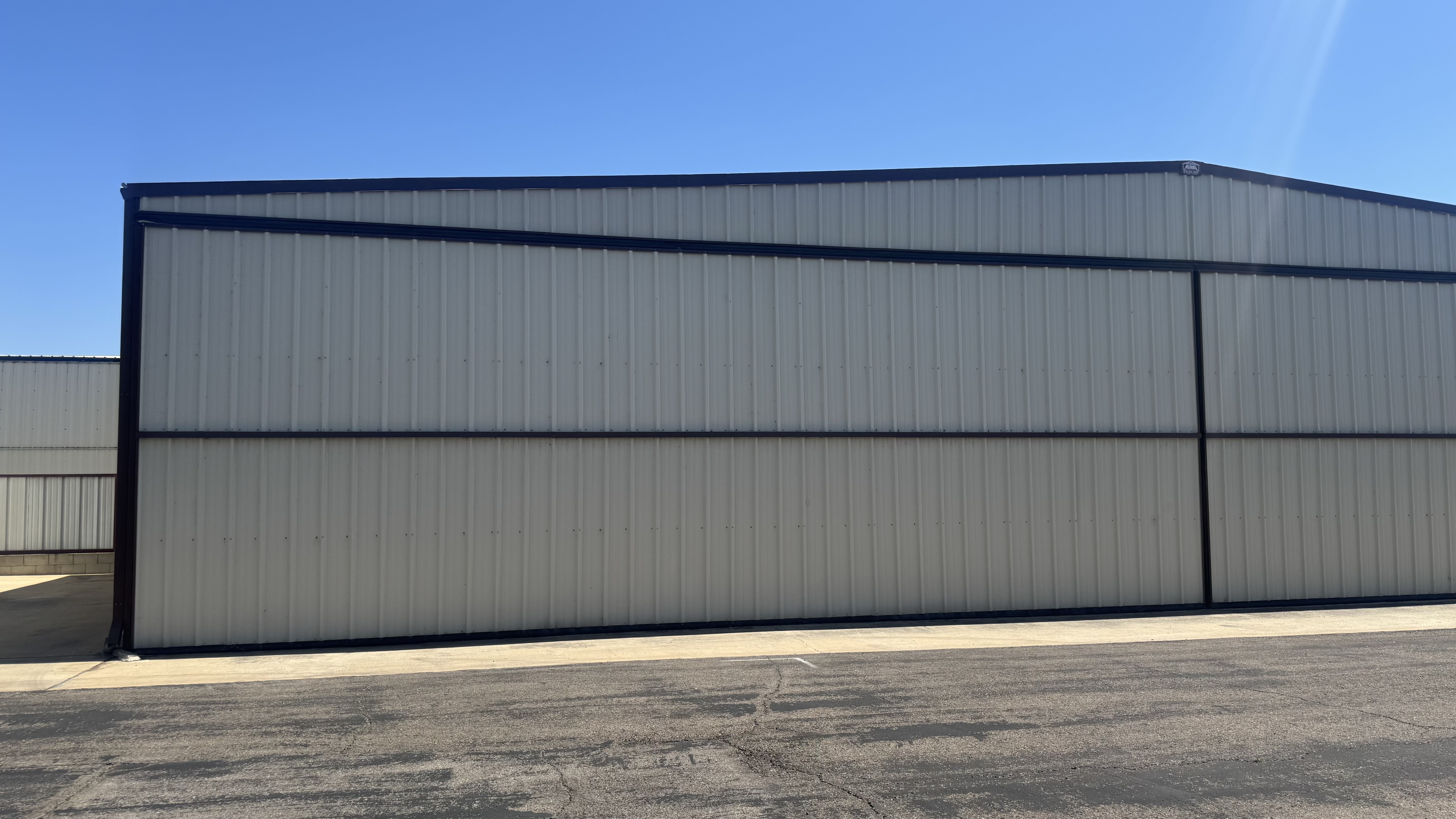 Hangar in c