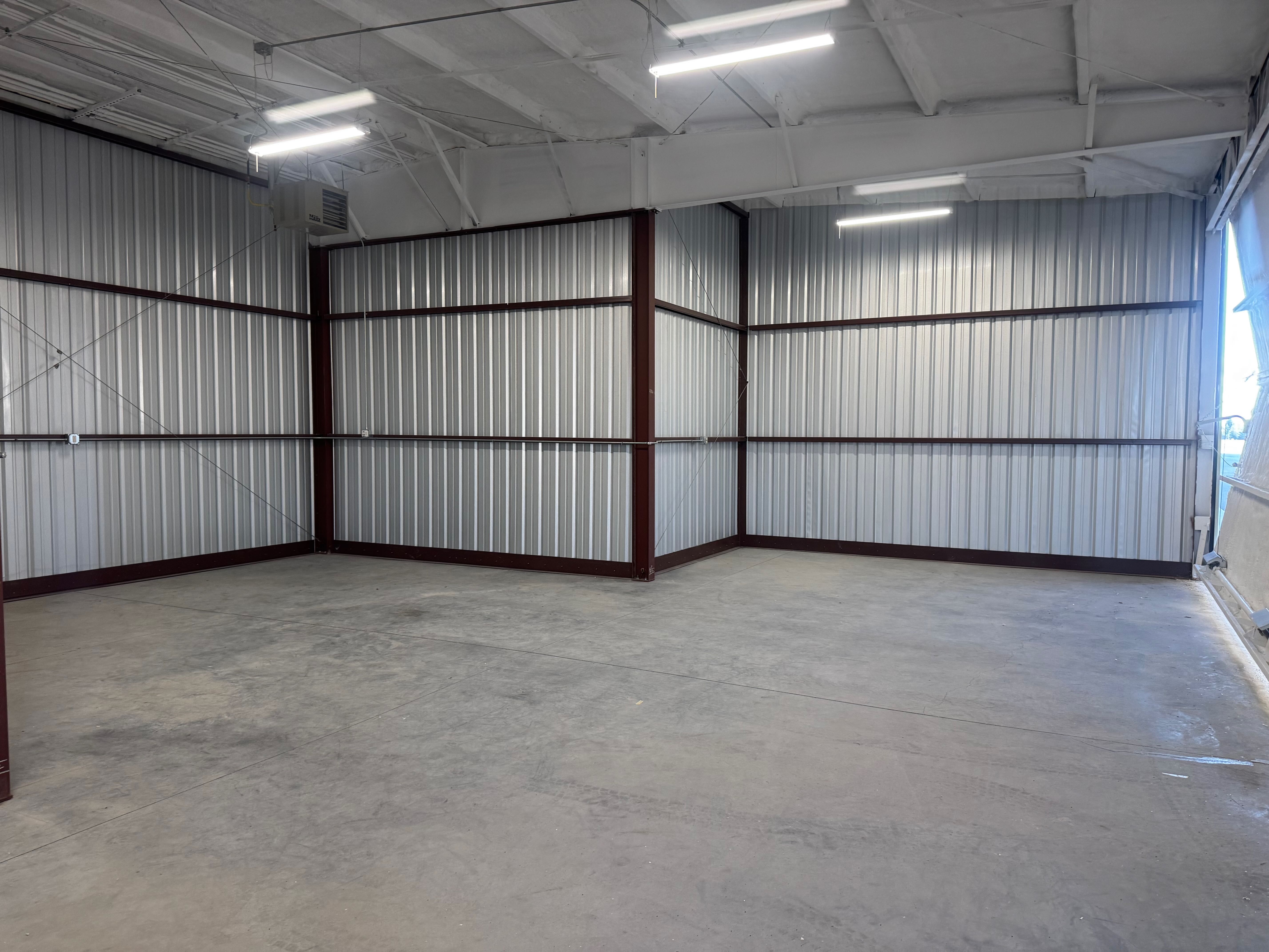 Hanger_Pic_2.jpeg