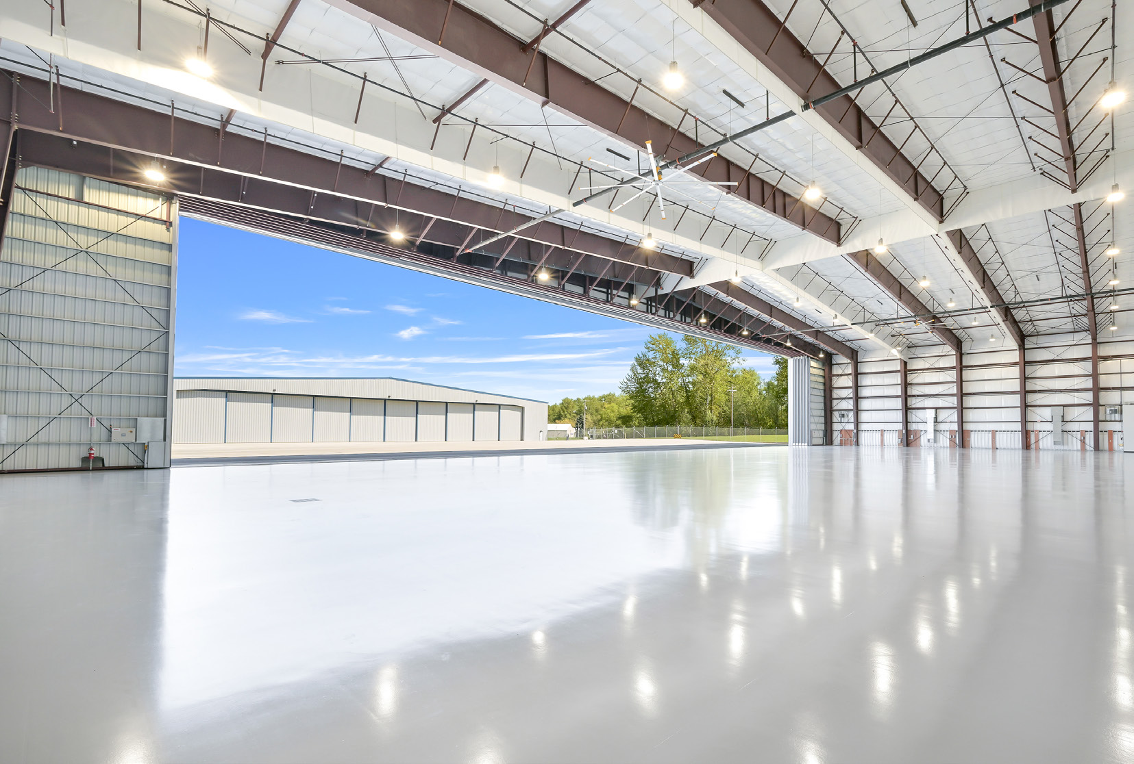 Hangar in b