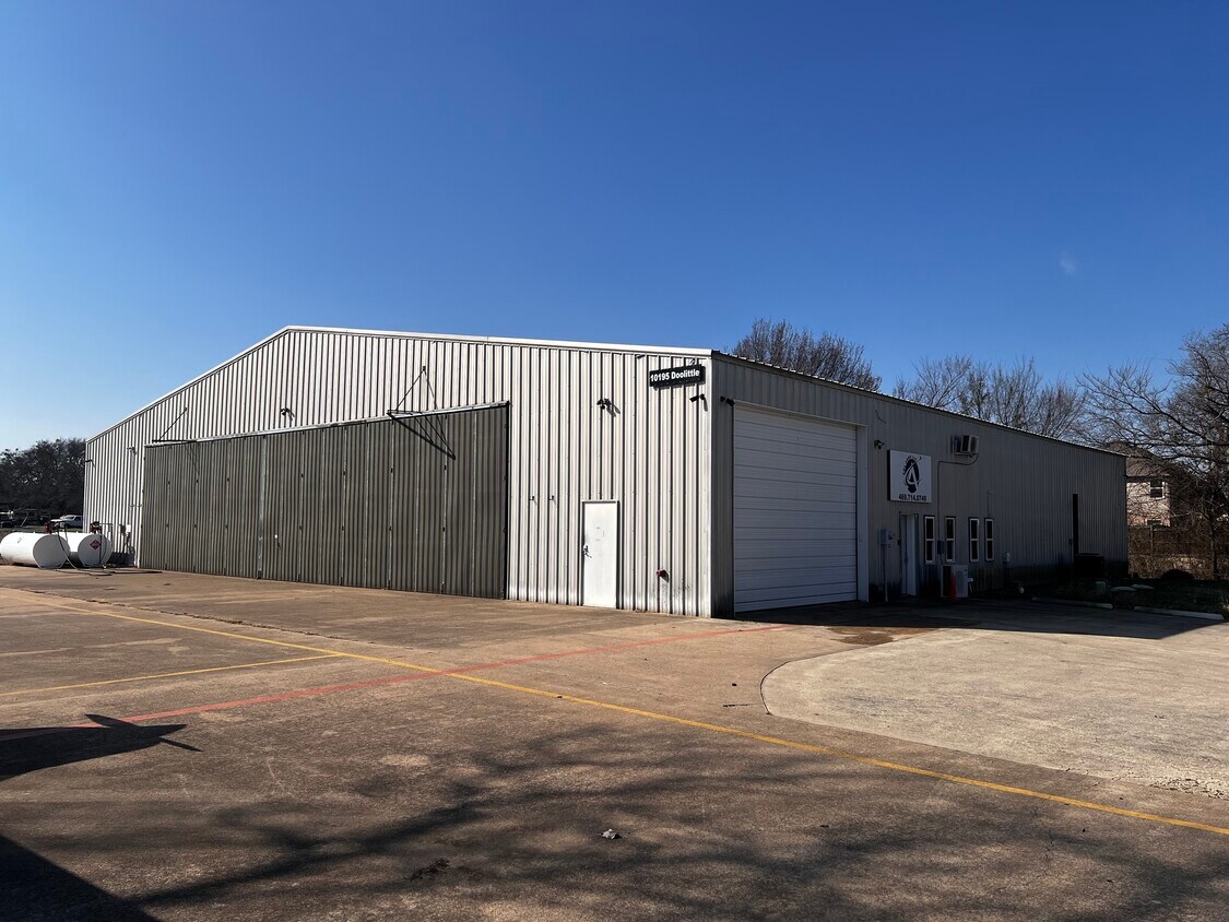 Hangar in T