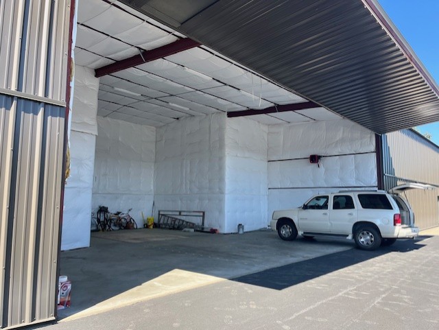 Hangar in O