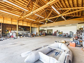 GORDON_RD_INT_HANGAR.jpg
