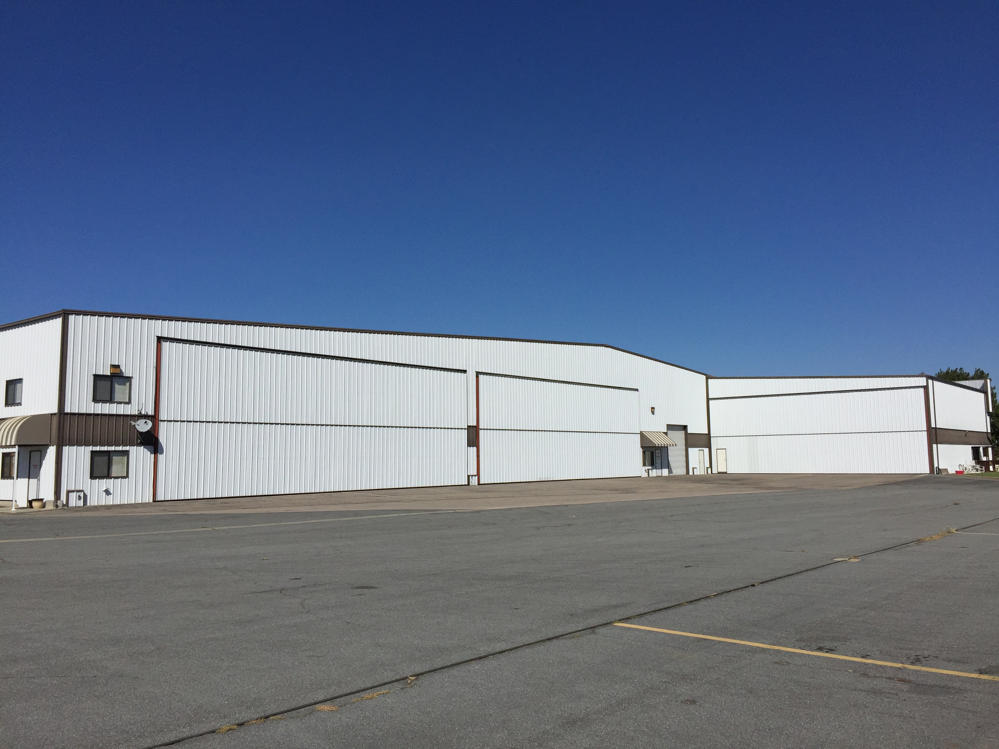 Hangar in p