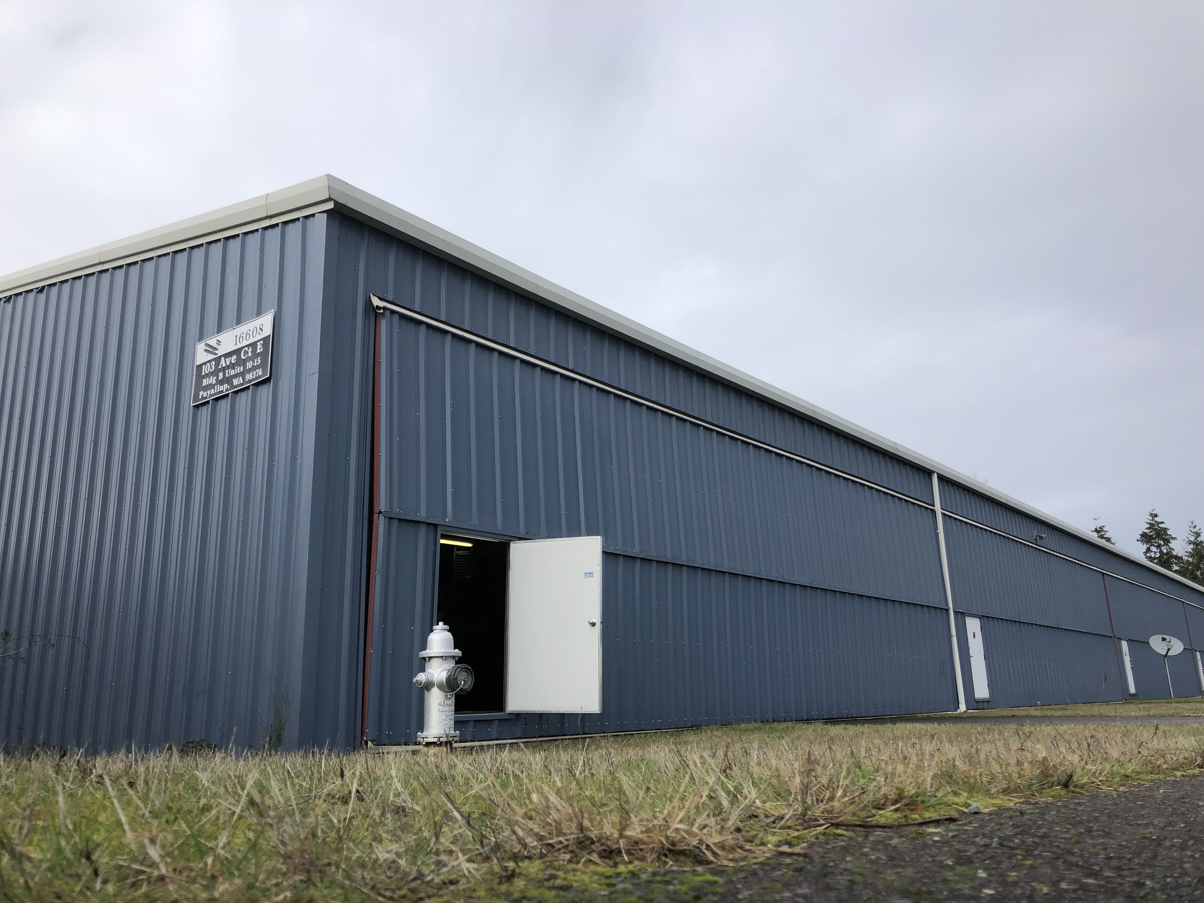 Hangar in p