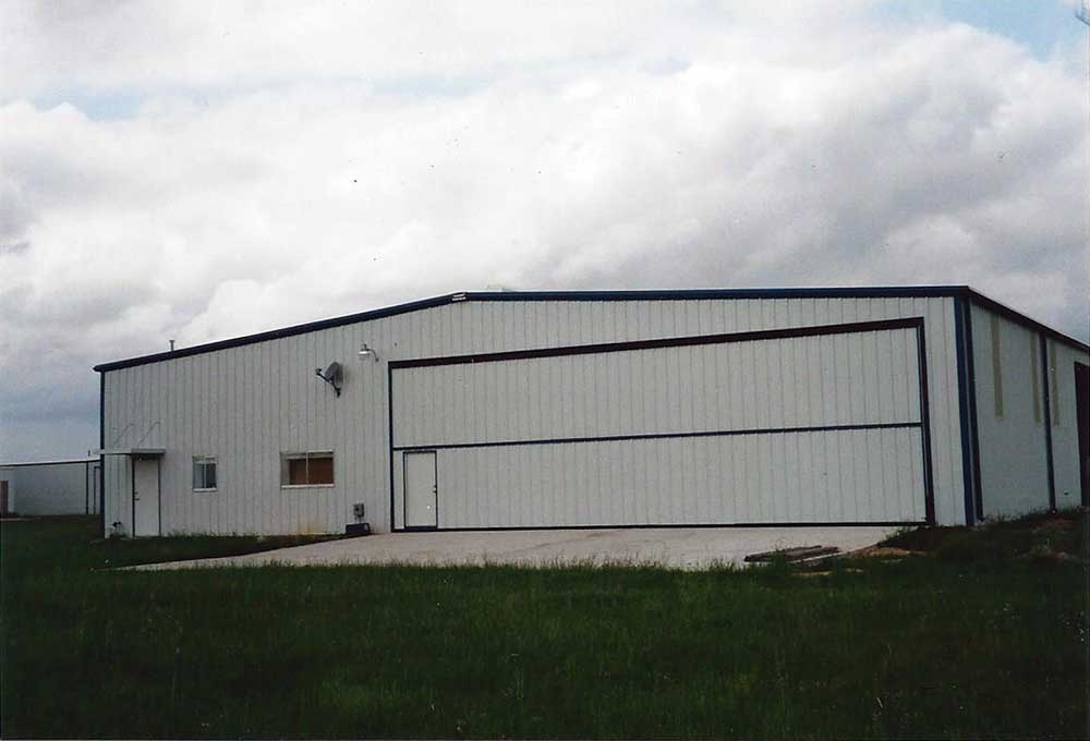 HANGAR-BROOKSHIRE-BI-FOLD-DOOR.jpg