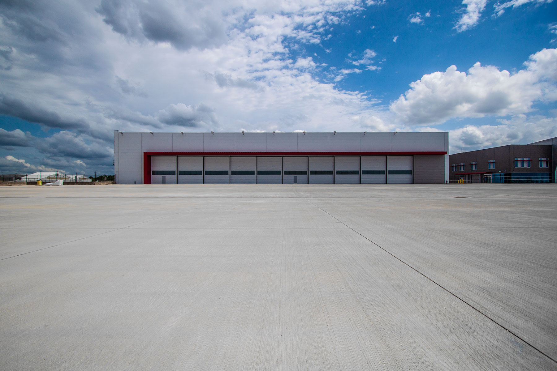 Hangar in h