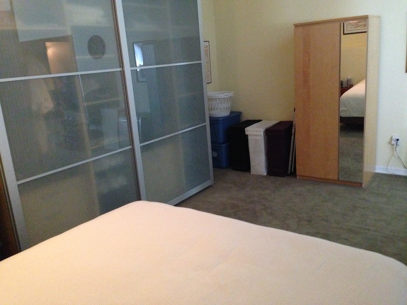 Bed_left.jpg